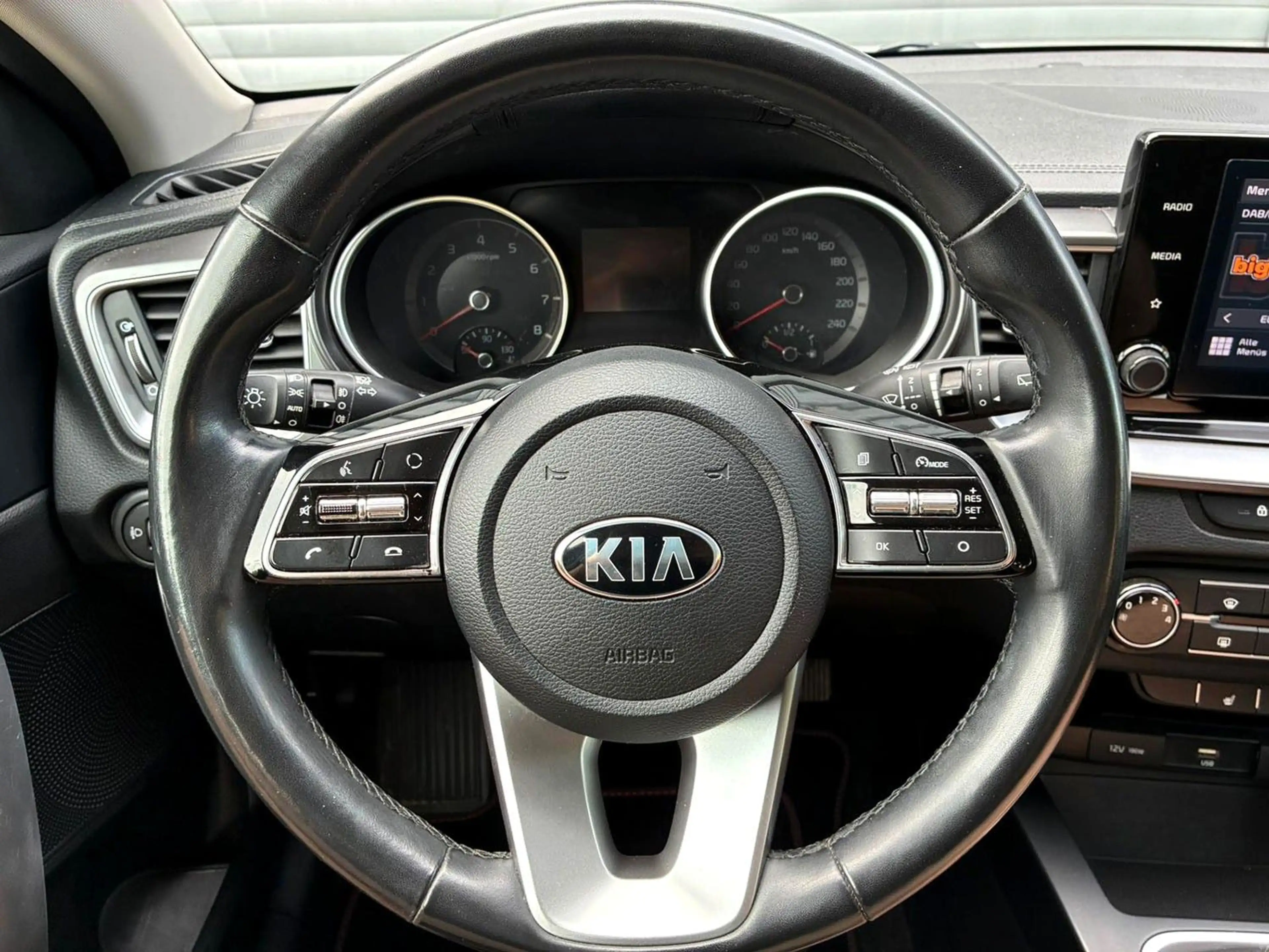 Kia Ceed SW / cee'd SW | REIFEN NEU | SCHECKHEFT — photo 9