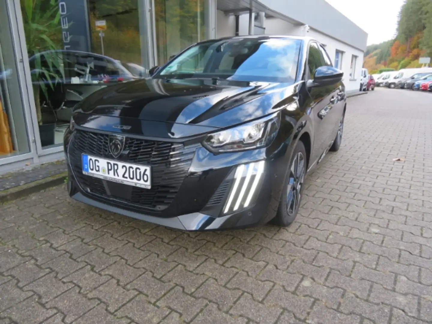 Peugeot 208 PureTech 100 Allure Navi 360 Kamera LED Klimaautom Schwarz - 2