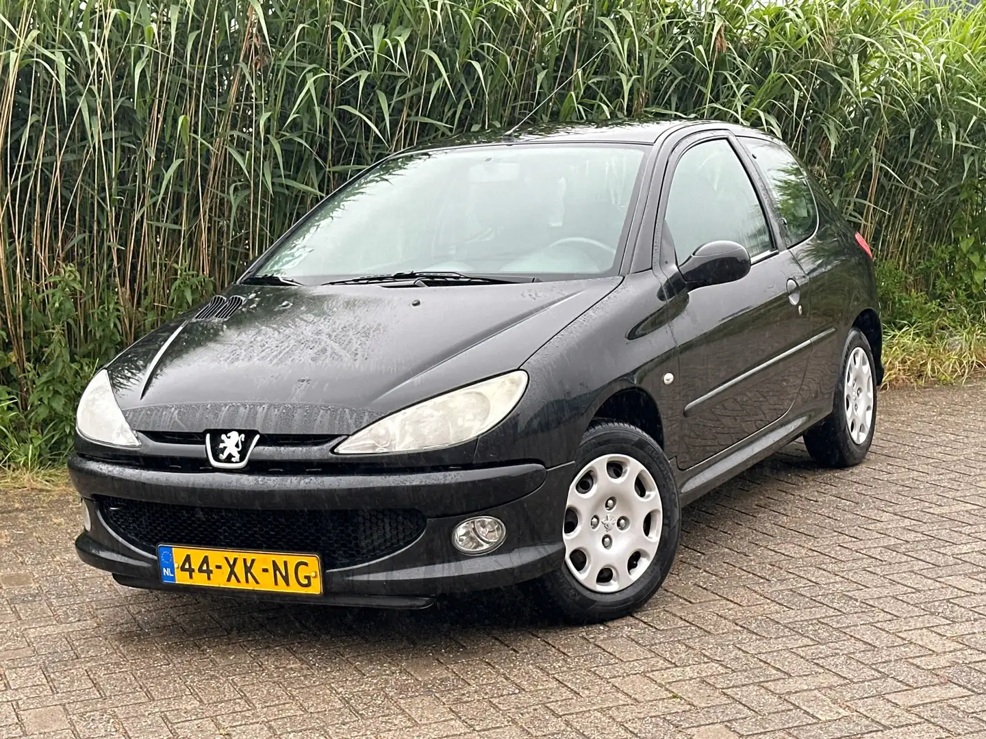 Peugeot 206 1.4 Forever Airco - Nieuw apk - Nette Auto crna - 1