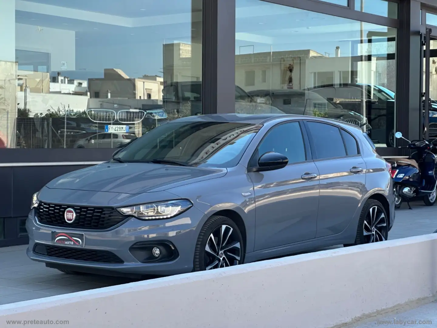 Fiat Tipo 1.4 5p. Lounge Grau - 1
