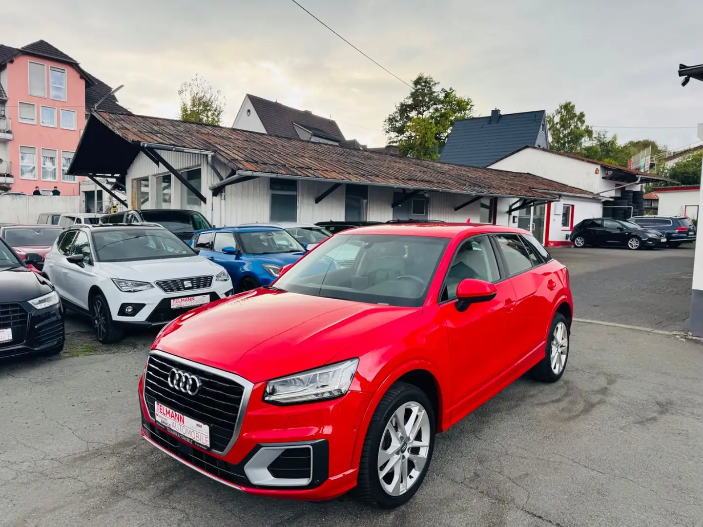 Audi Q2 DSG/Leder/Navi/LED/74.000km/ Rot - 1
