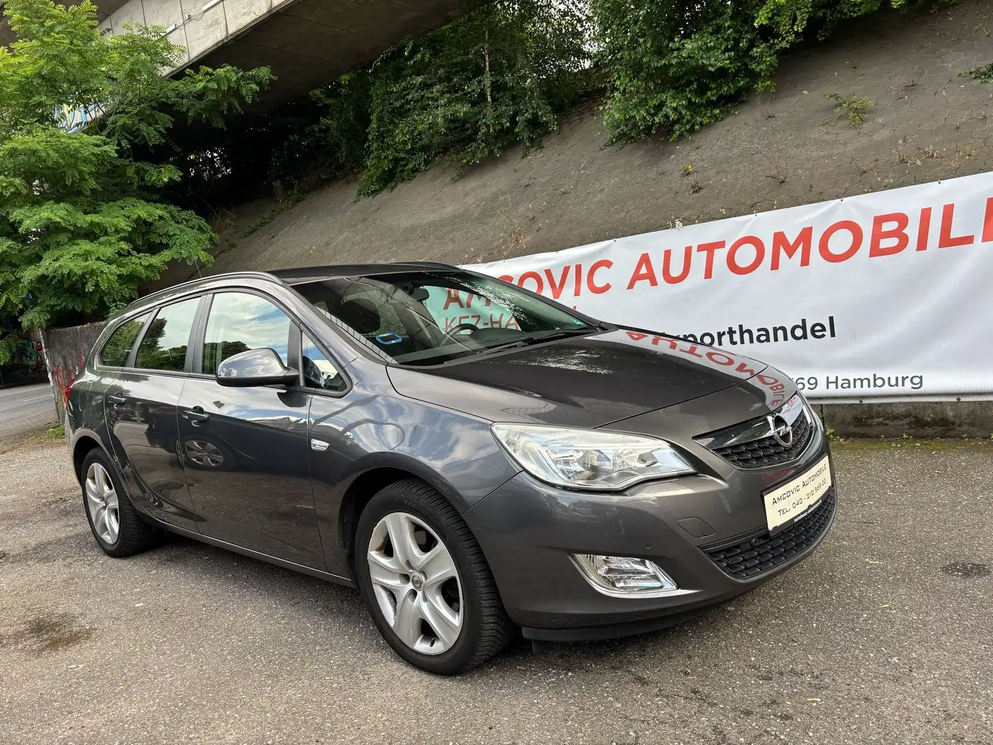 Opel Astra Edition Grau - 1
