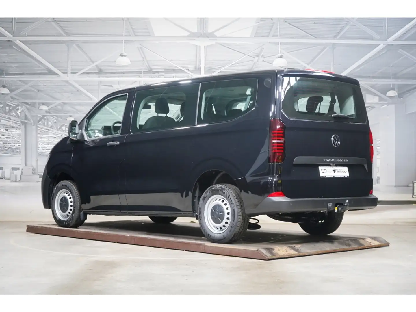 Volkswagen T7 Transporter Kombi 2.0 TDI Anhänger Paket Чёрный - 2