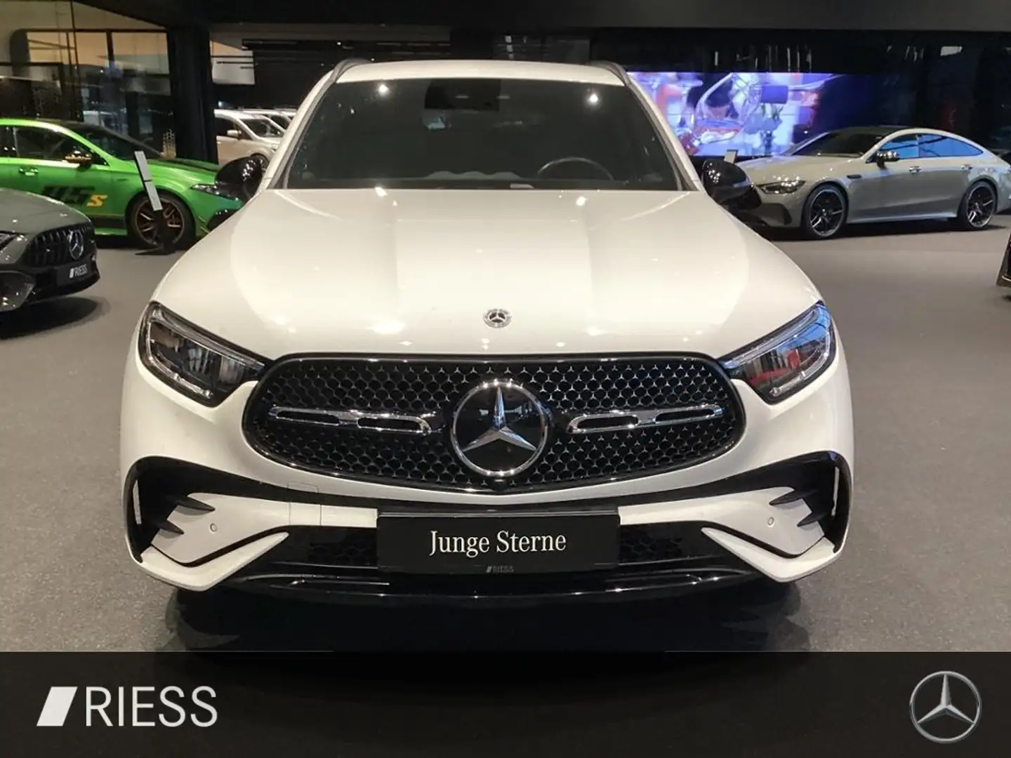 Mercedes-Benz GLC 220 d 4M AMG AHK DISTRO NIGHT RFK Weiß - 2