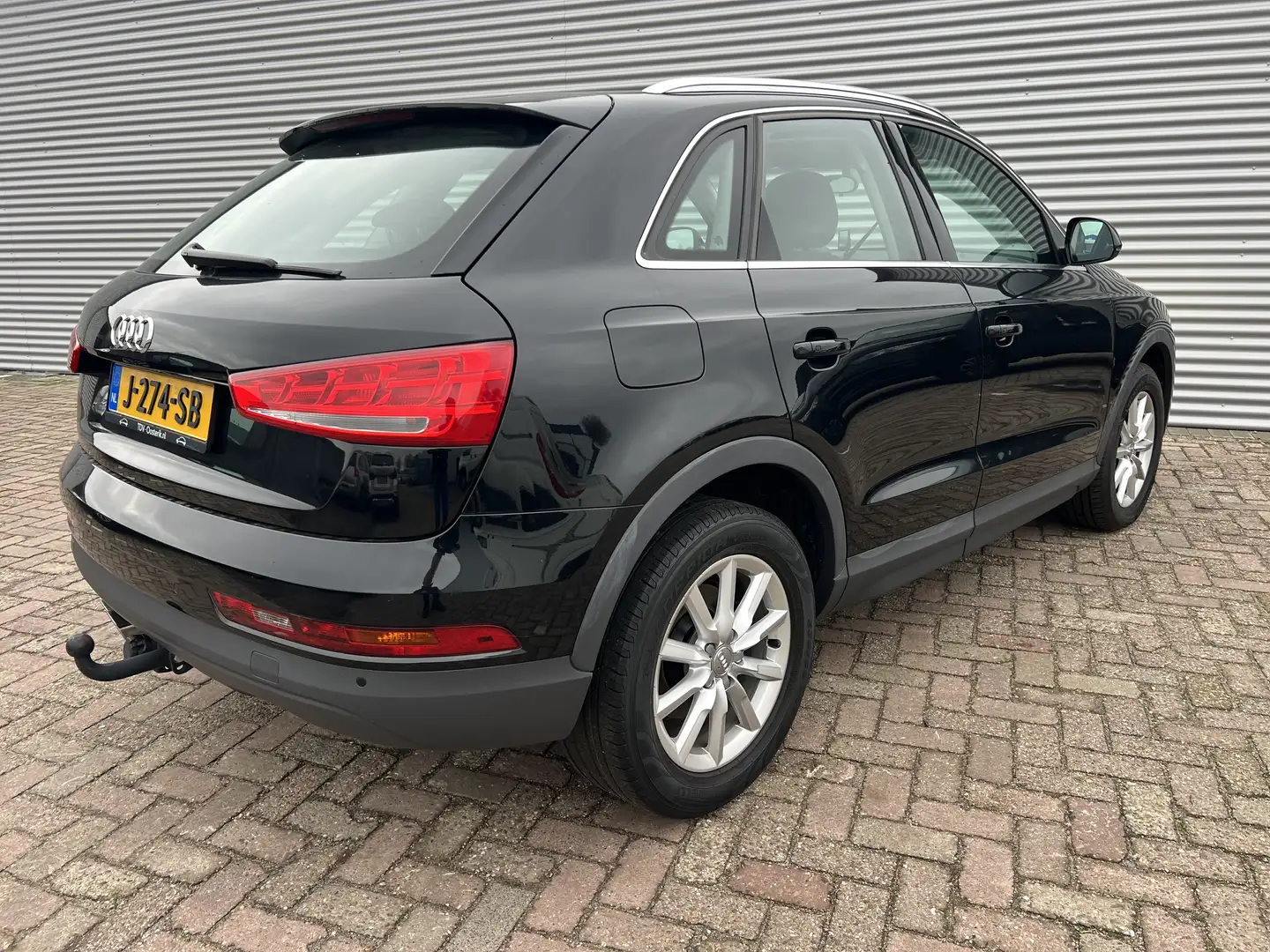 Audi Q3 1.4 TFSI CoD | Cruise control | Electronic climate Zwart - 2