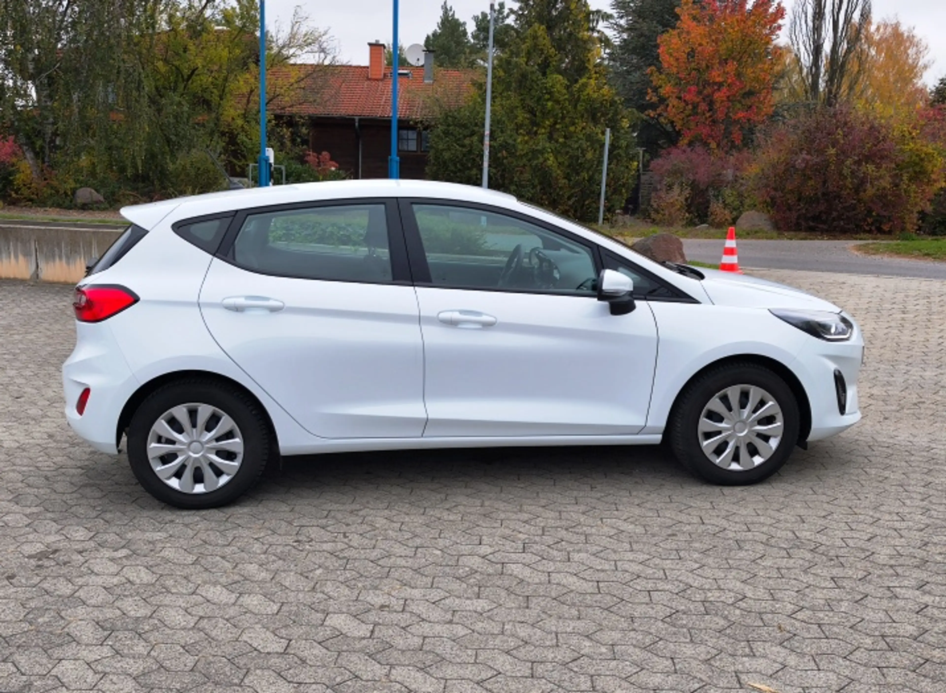 Ford Fiesta 1.0 EcoBoost S&S COOL&CONNECT — photo 3