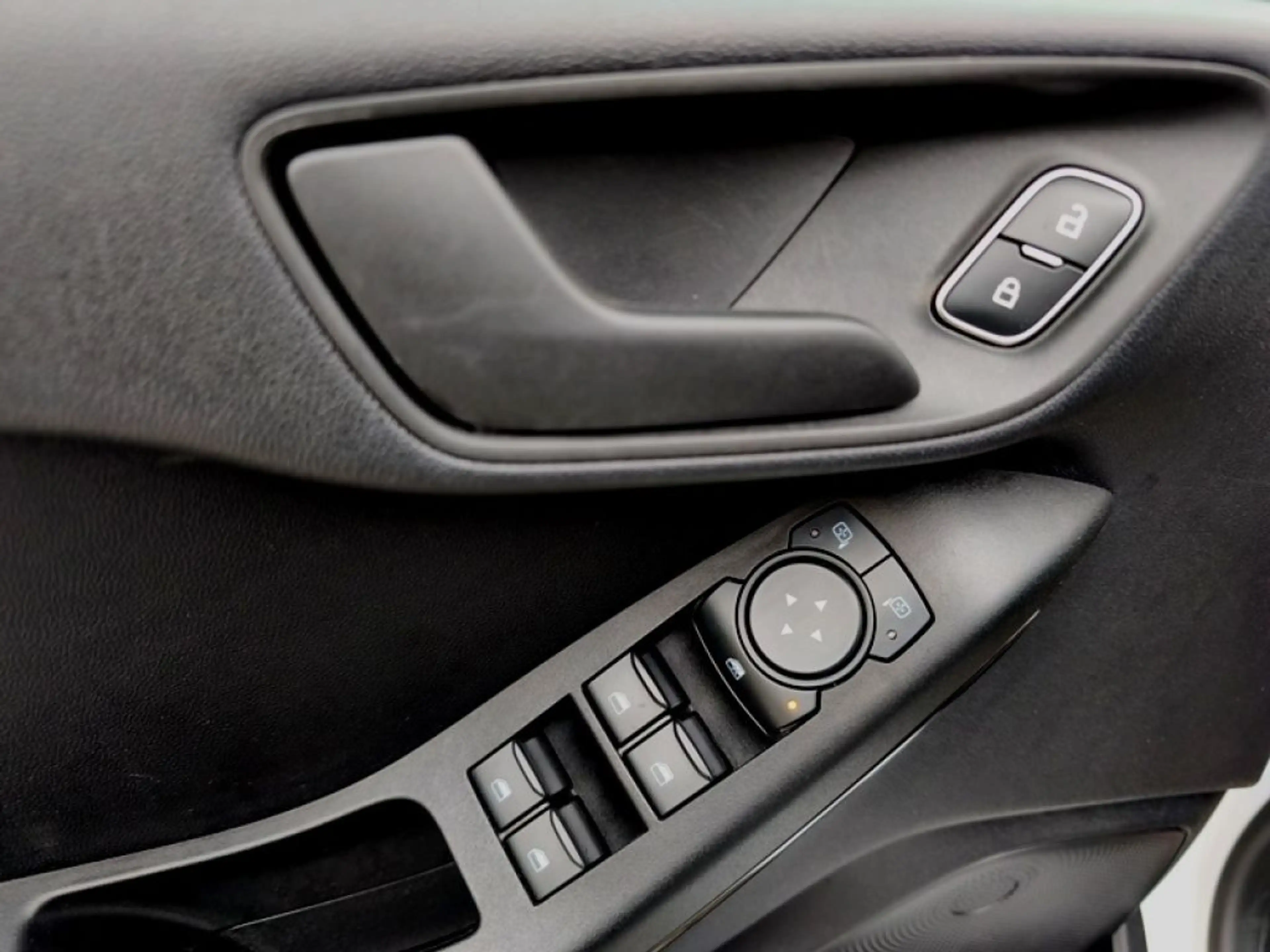 Ford Fiesta 1.0 EcoBoost S&S COOL&CONNECT — photo 13