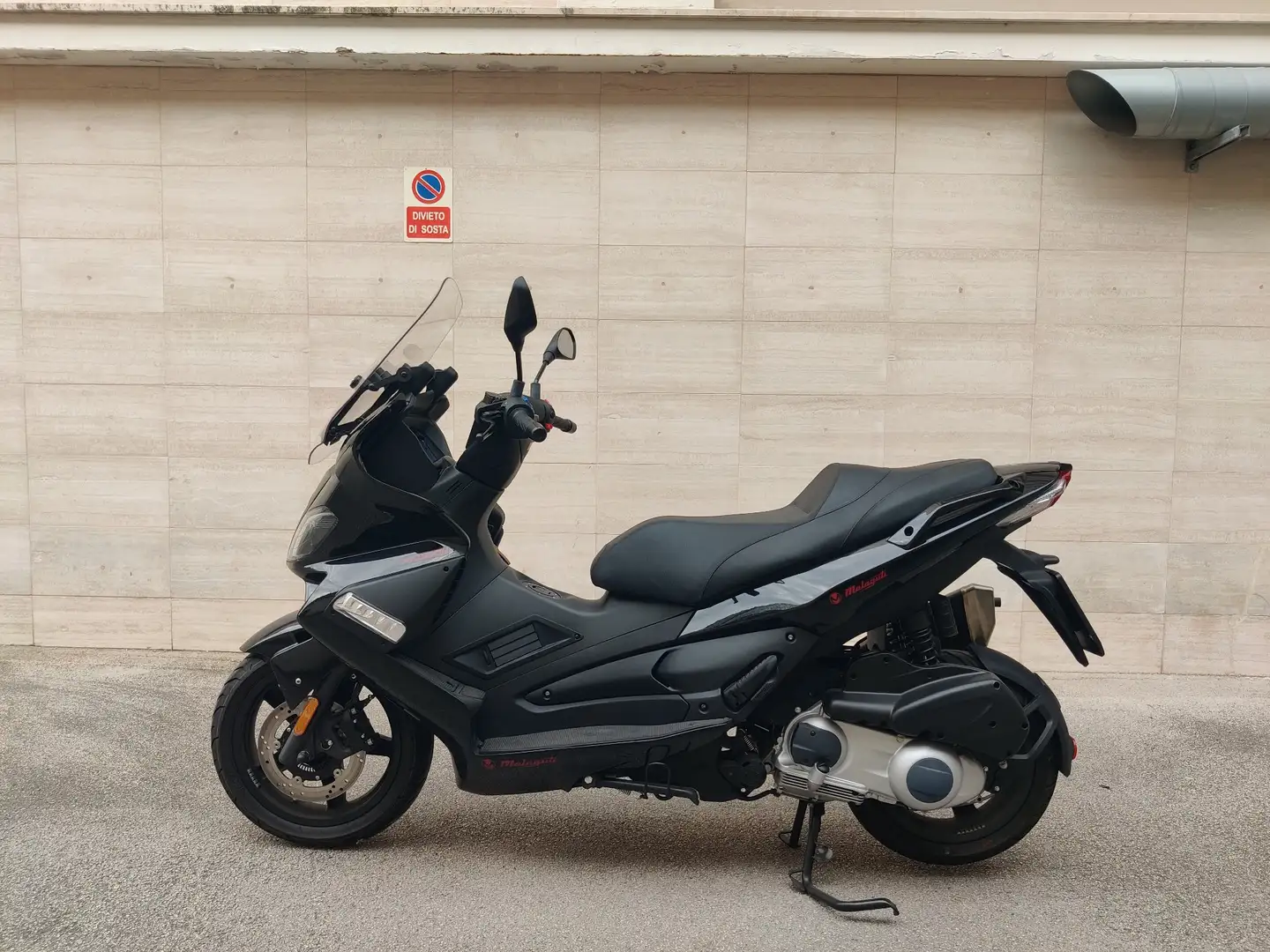 Malaguti Madison 300 Noir - 1