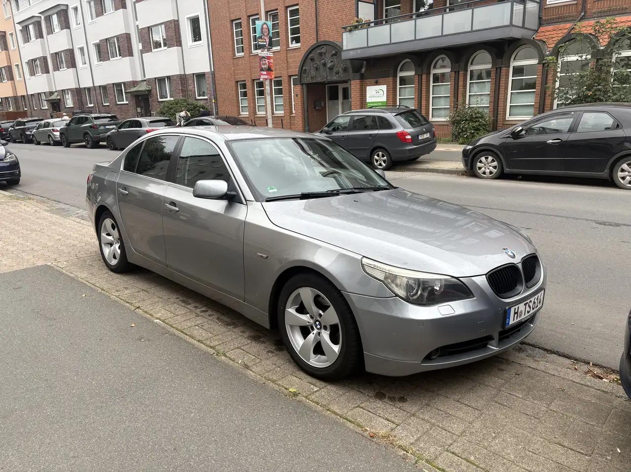 BMW 523