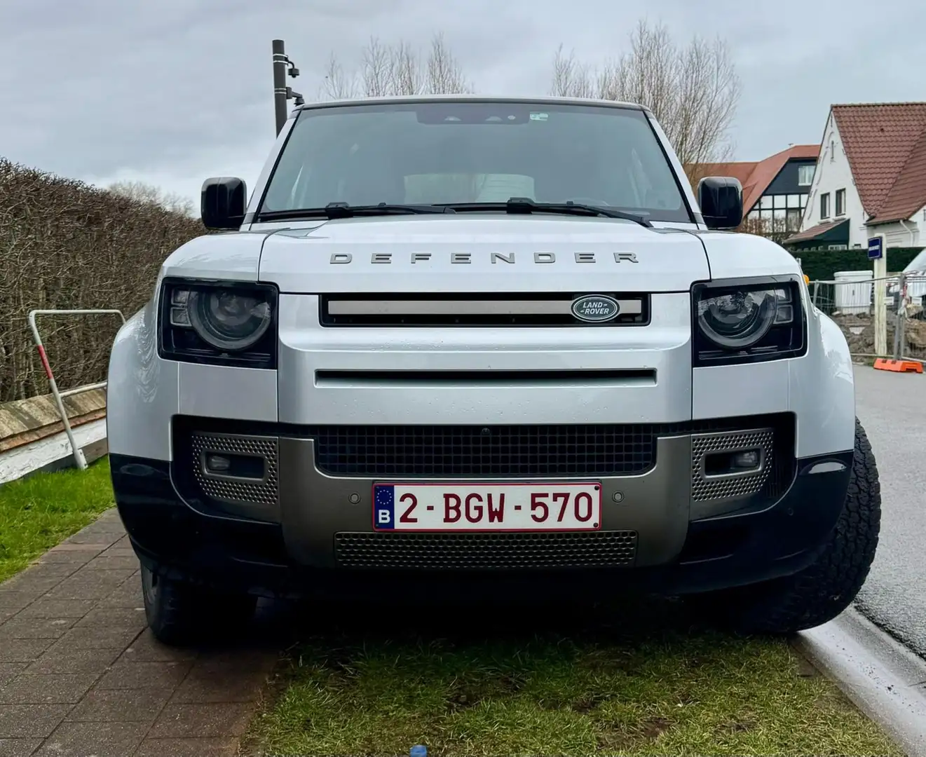 Land Rover Defender Defender 90 3.0 D MHEV D300 X-Dynamic S Zilver - 2