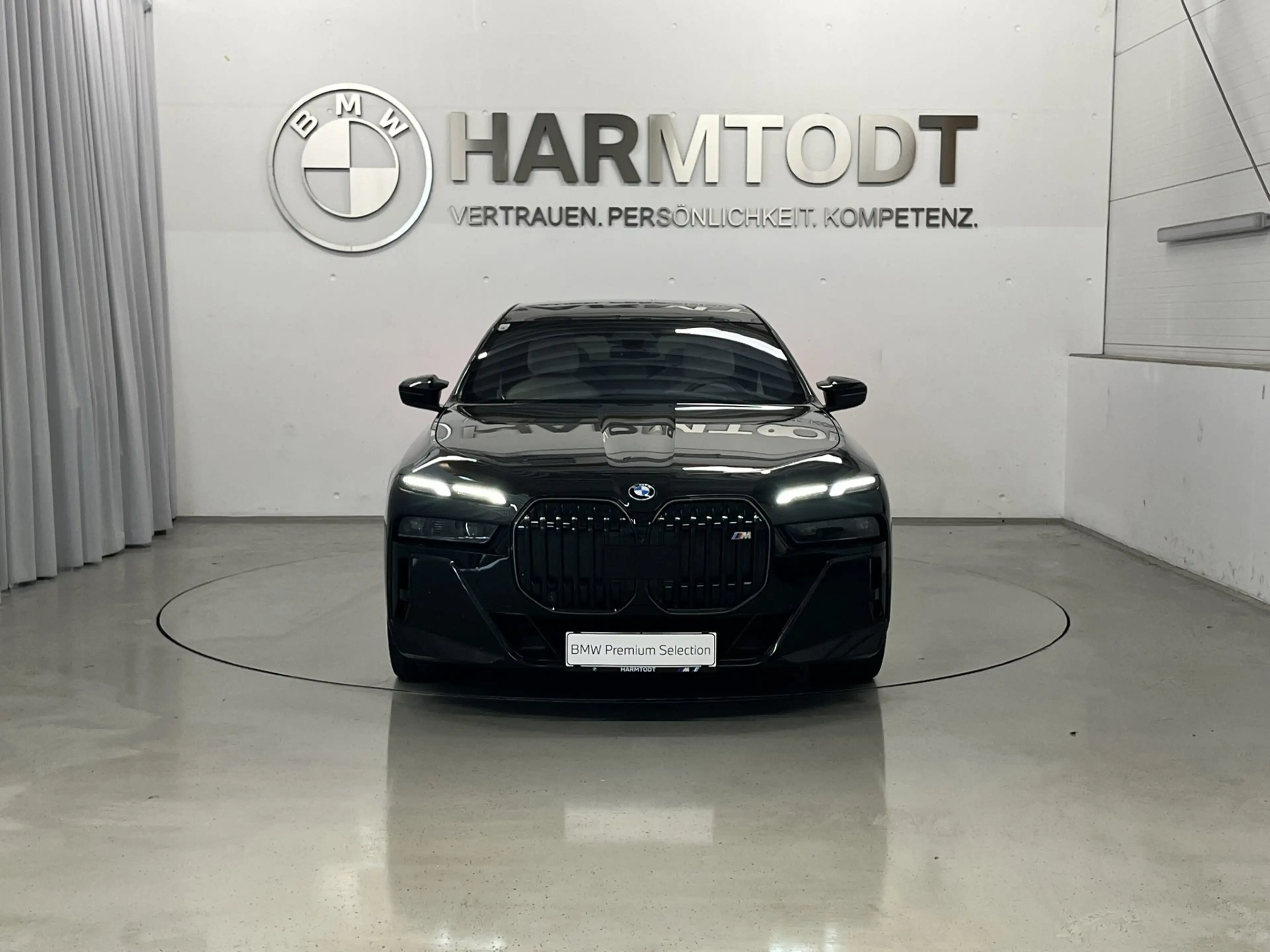 BMW 760 M760e xDrive *M-Performance Paket / Executive Paket* — photo 6
