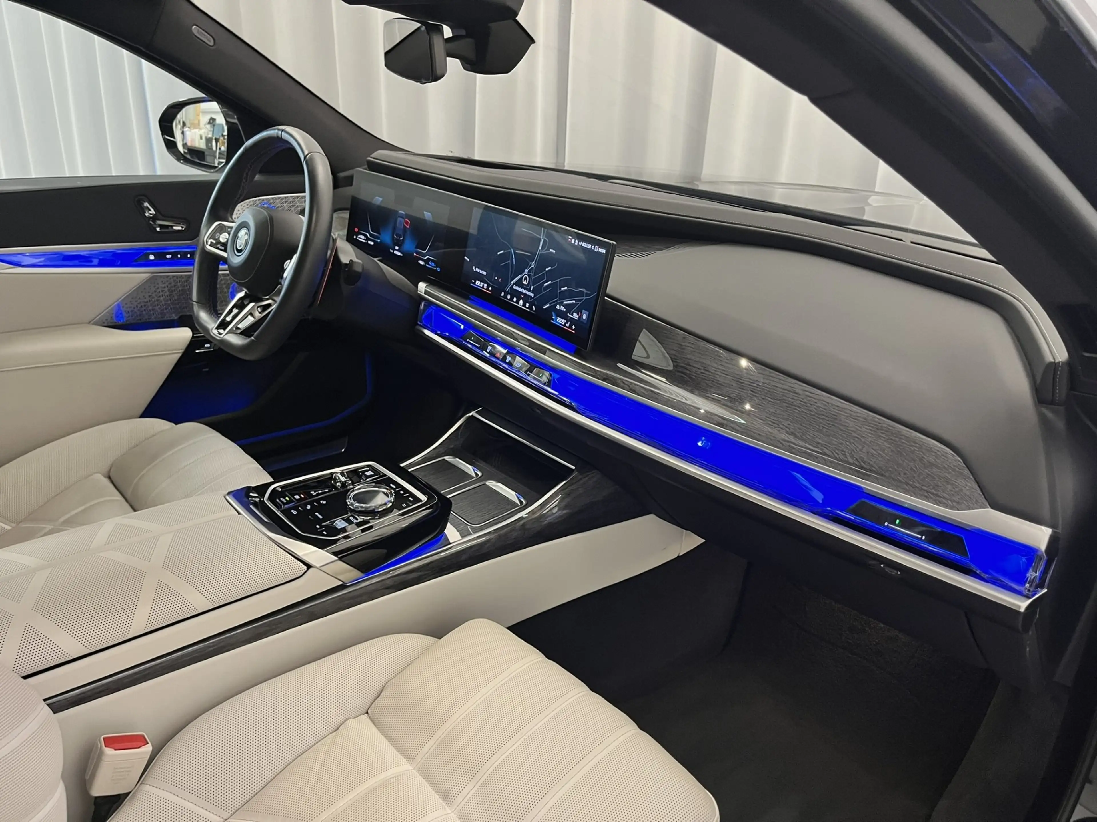BMW 760 M760e xDrive *M-Performance Paket / Executive Paket* — photo 8