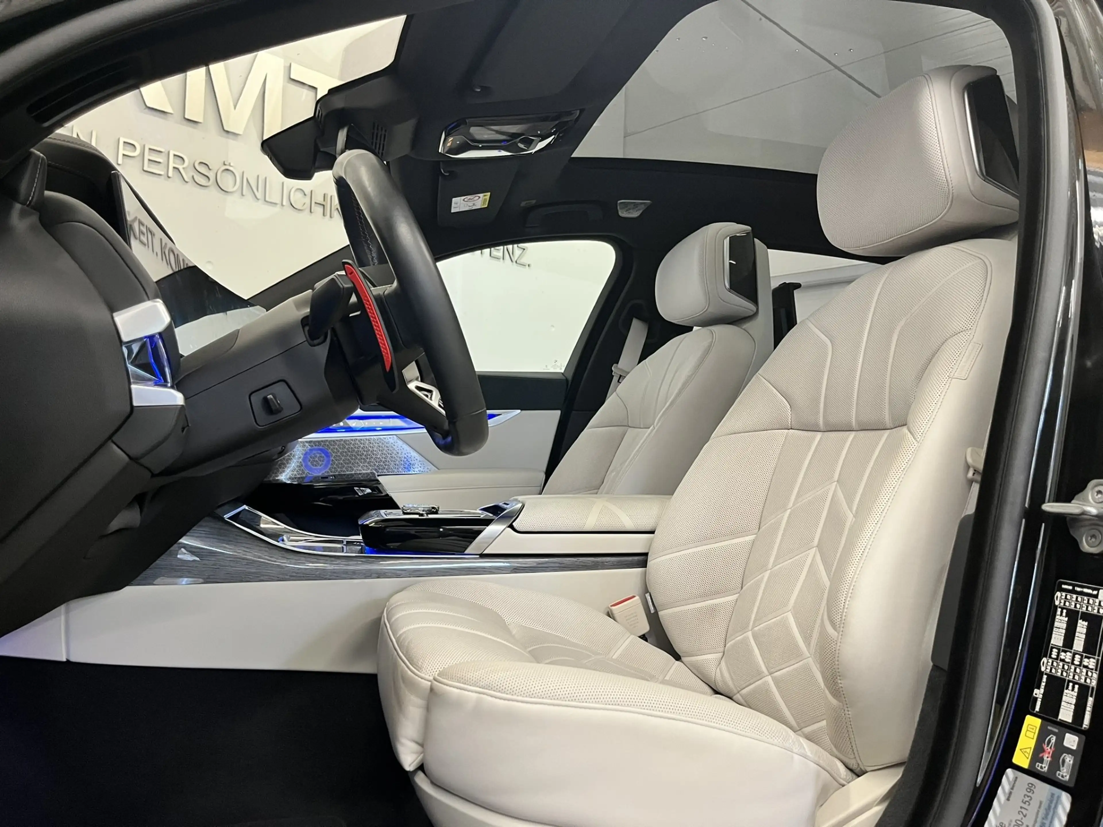 BMW 760 M760e xDrive *M-Performance Paket / Executive Paket* — photo 13