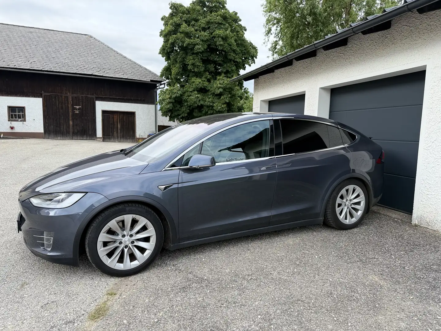 Tesla Model X Longe Range Grau - 1