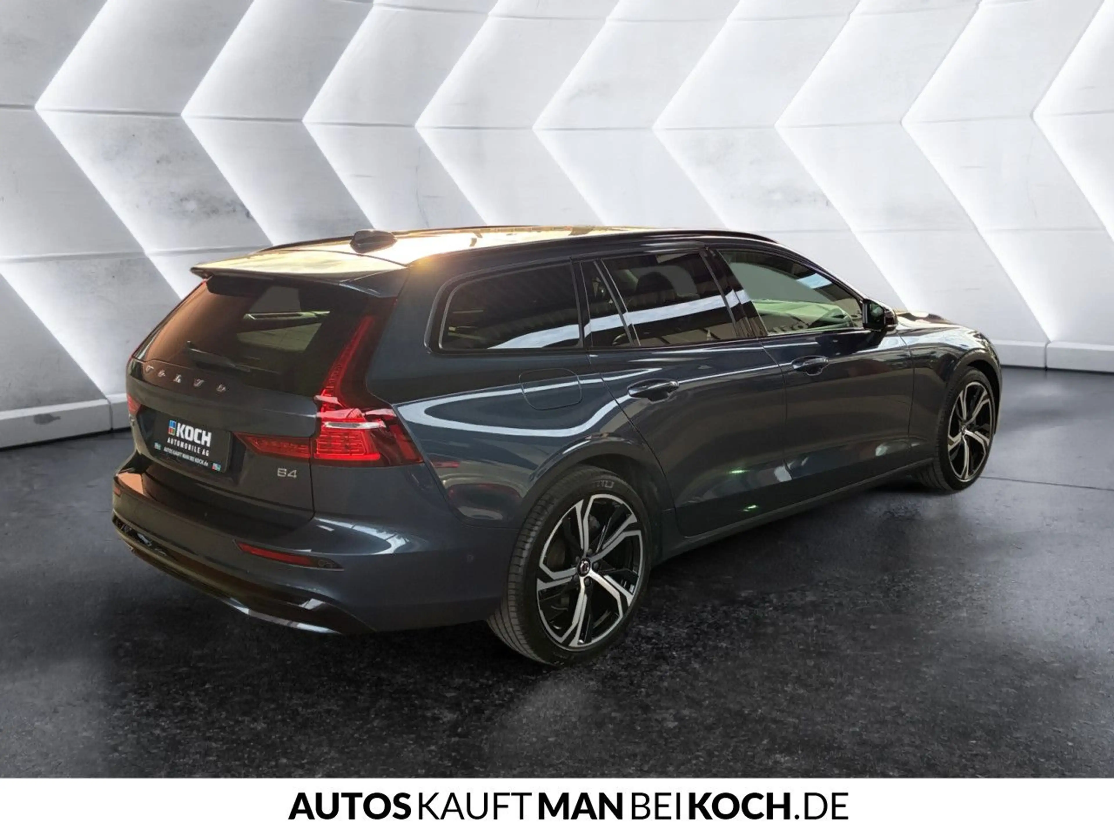Volvo V60 B4 B Plus Dark ACC BLIS H/K 360° Voll-LED PANO — photo 4