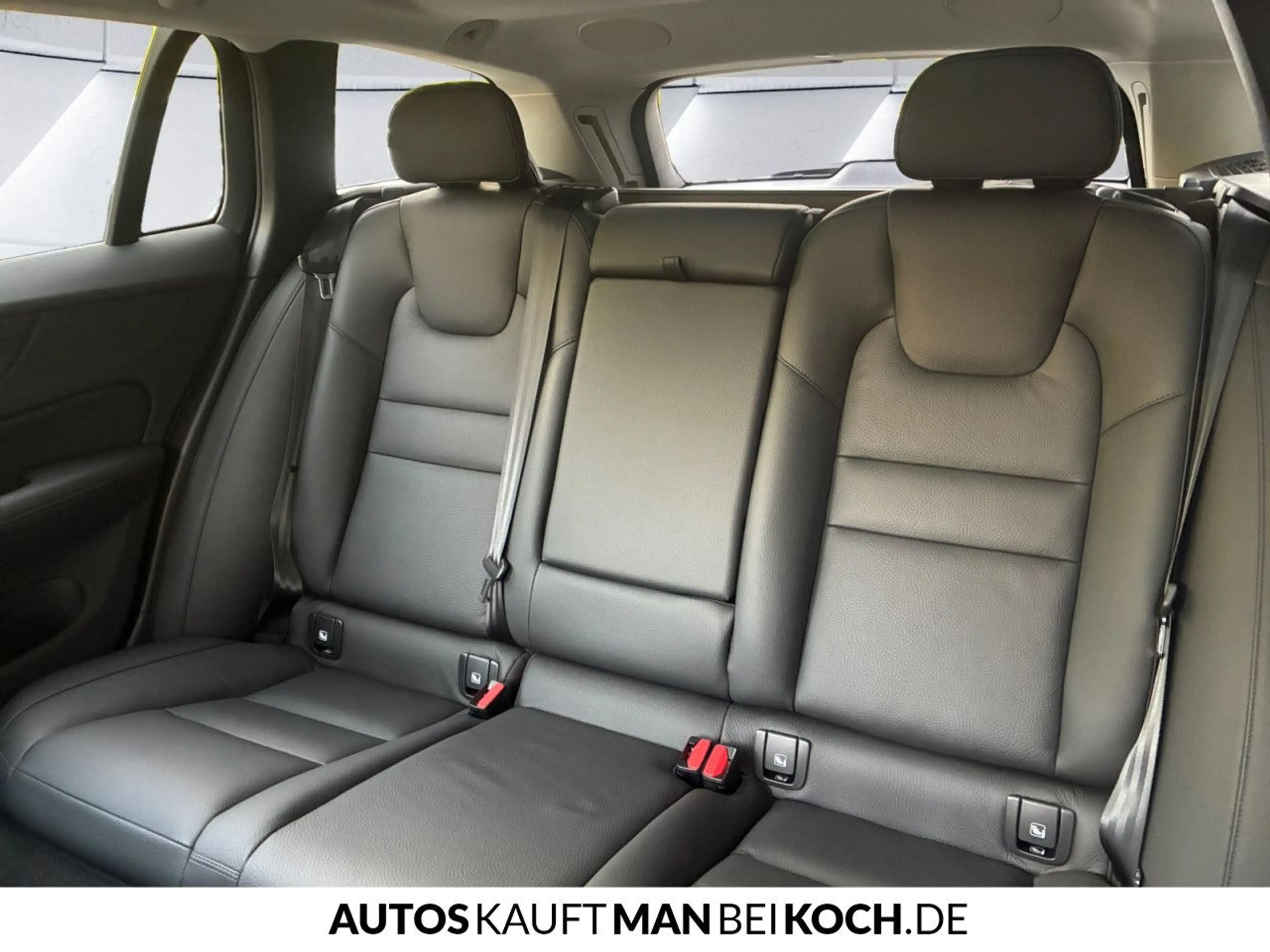 Volvo V60 B4 B Plus Dark ACC BLIS H/K 360° Voll-LED PANO — photo 7