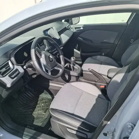 Renault Clio view 7