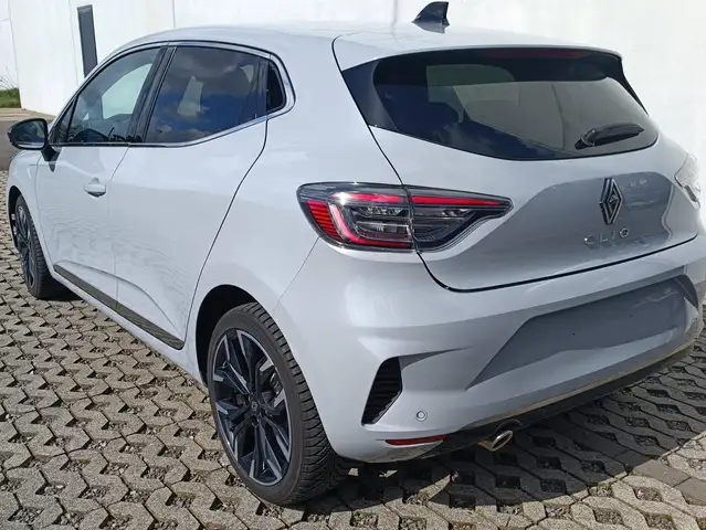 Renault Clio view 4