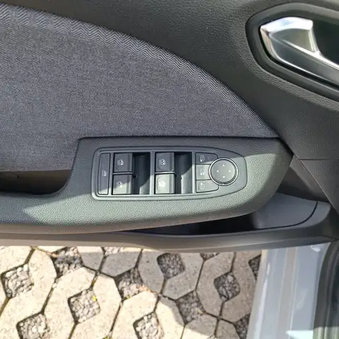 Renault Clio view 8