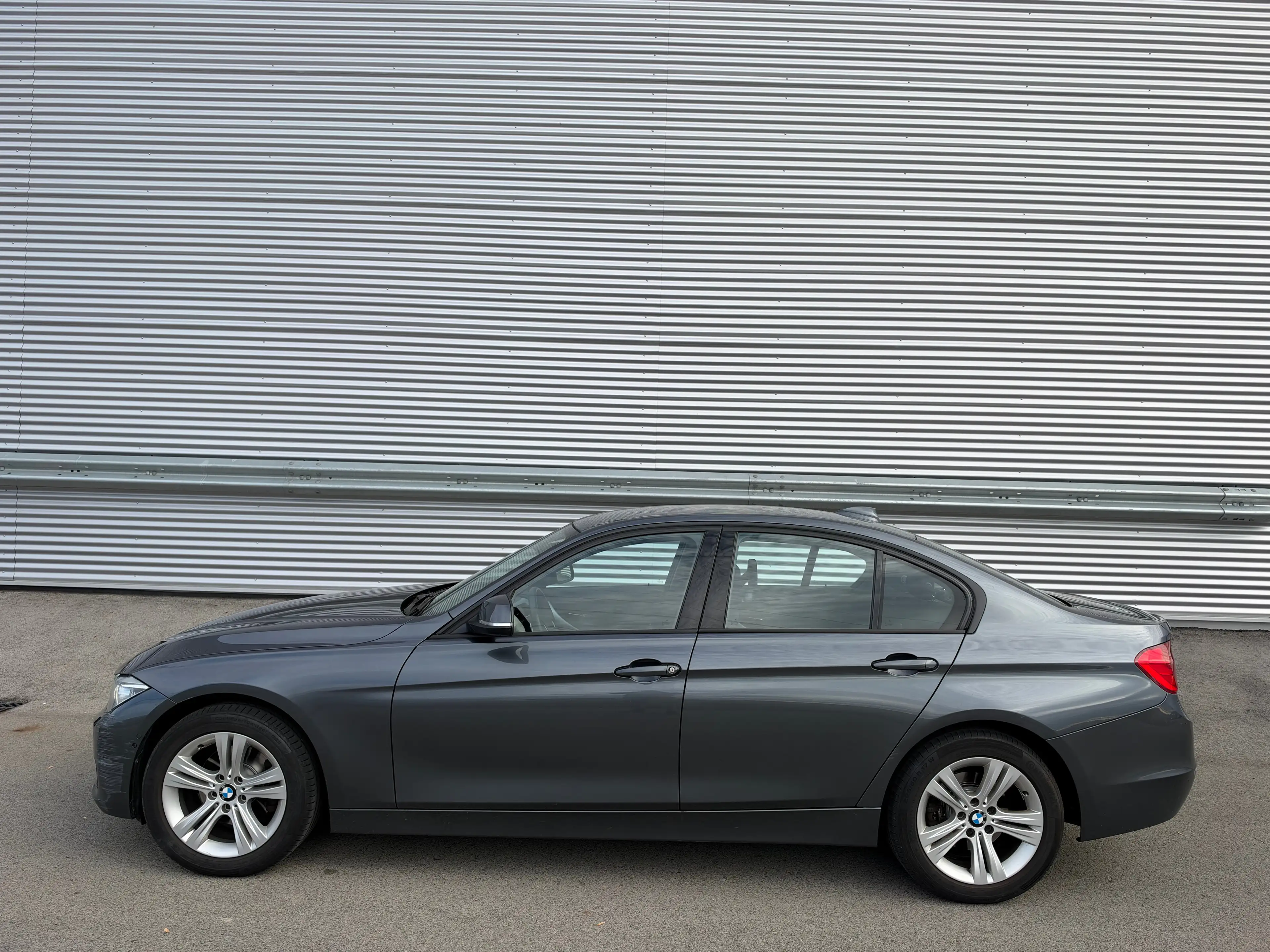 BMW 320 d xDrive Sport-Paket Aut. ID:14 — photo 4
