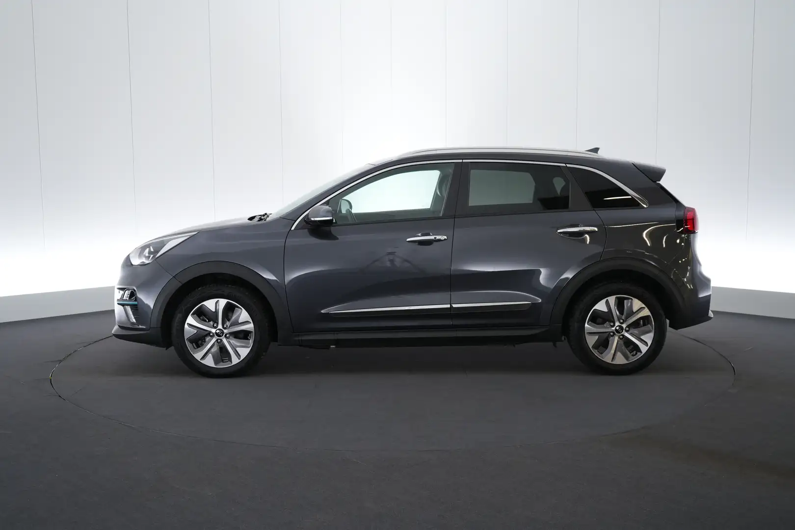 Kia e-Niro 64 kWh More LEDER/STOF LED GPS PDC CAM BLIS ACC Gris - 2