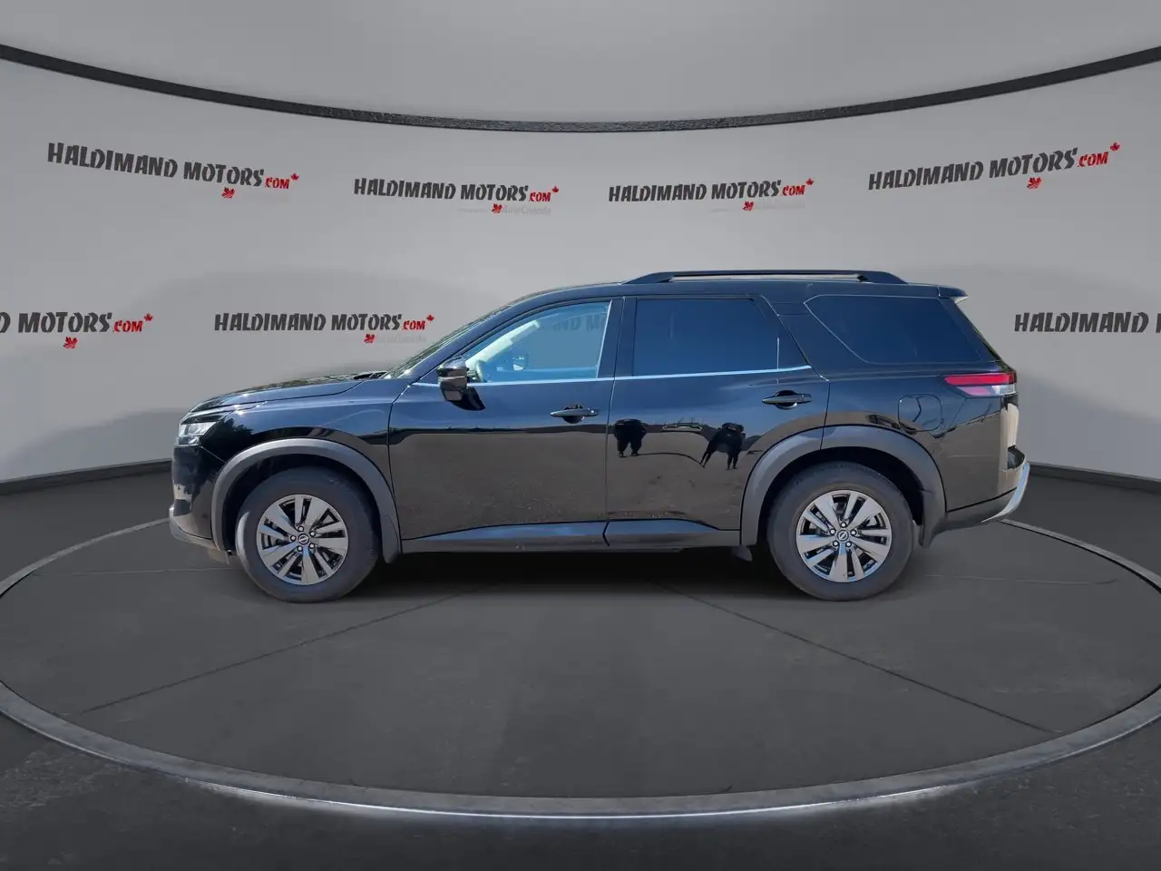 Nissan Pathfinder снимка Nissan Pathfinder