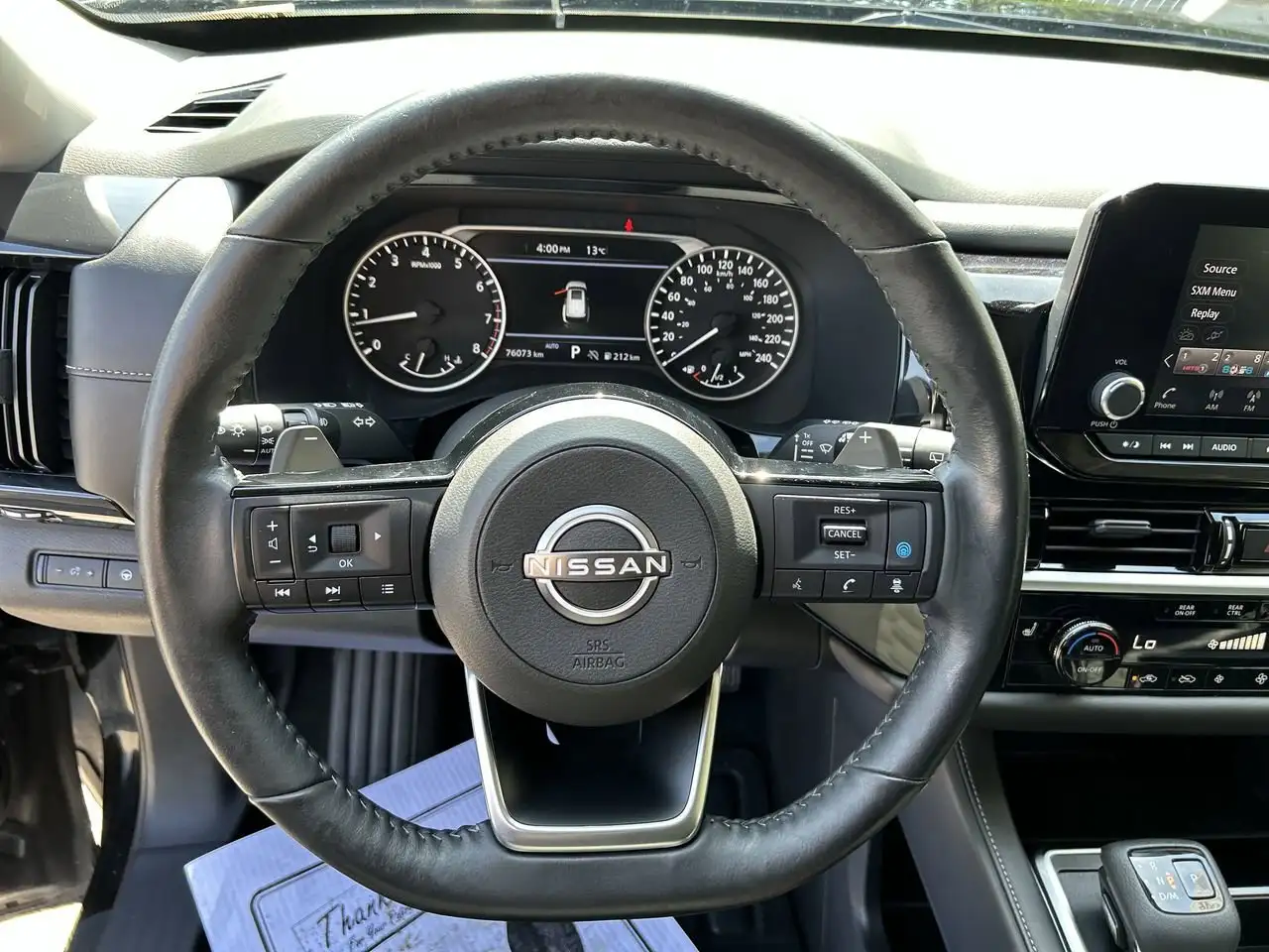 Nissan Pathfinder снимка Nissan Pathfinder
