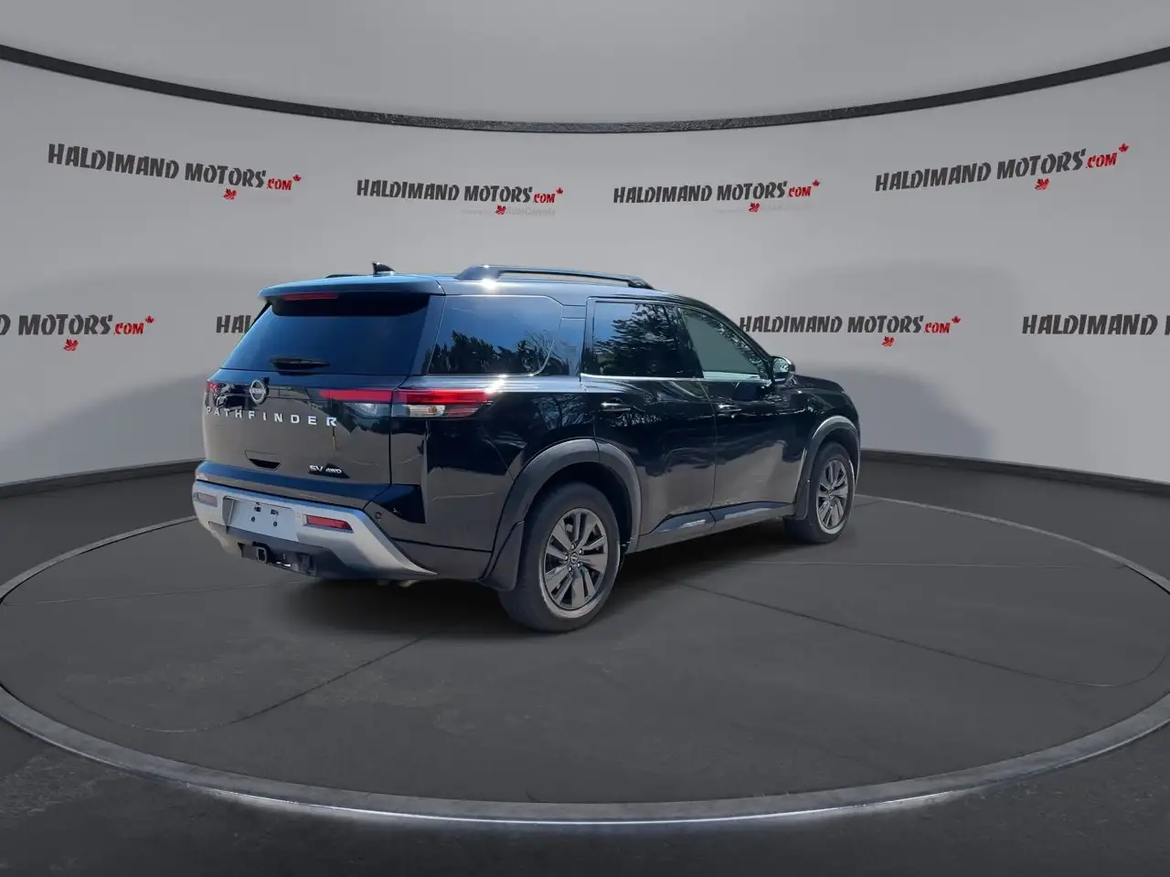 Nissan Pathfinder снимка Nissan Pathfinder