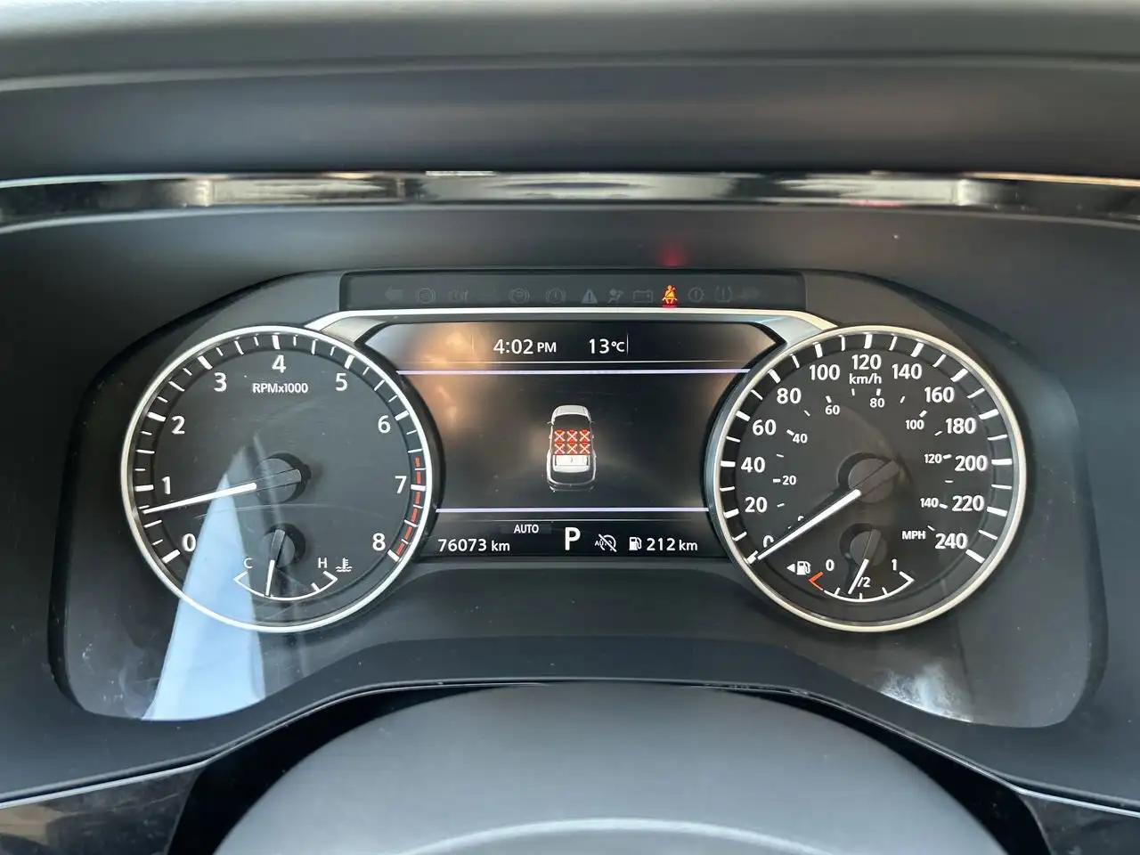 Nissan Pathfinder снимка Nissan Pathfinder