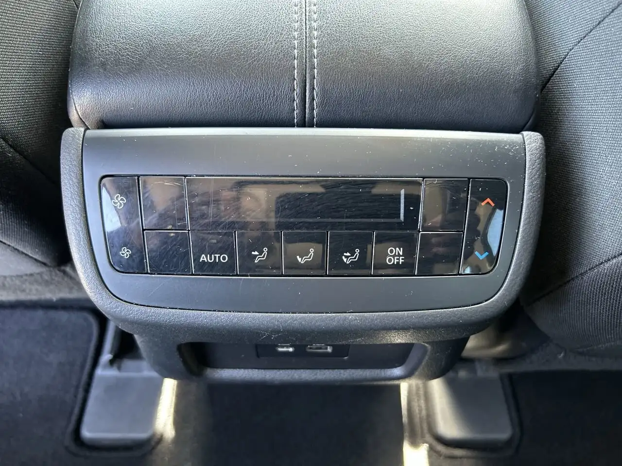 Nissan Pathfinder снимка Nissan Pathfinder