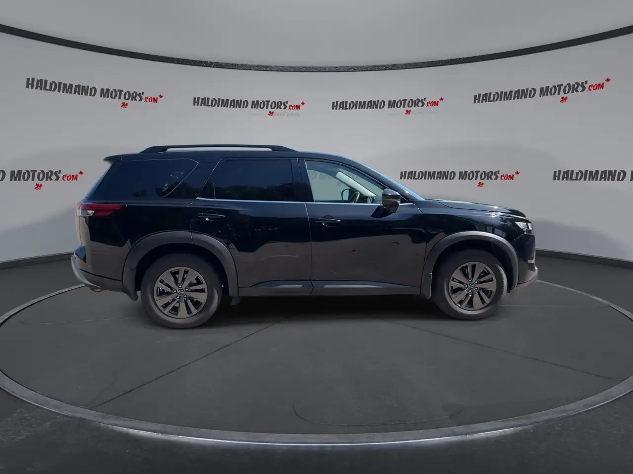 Nissan Pathfinder снимка Nissan Pathfinder