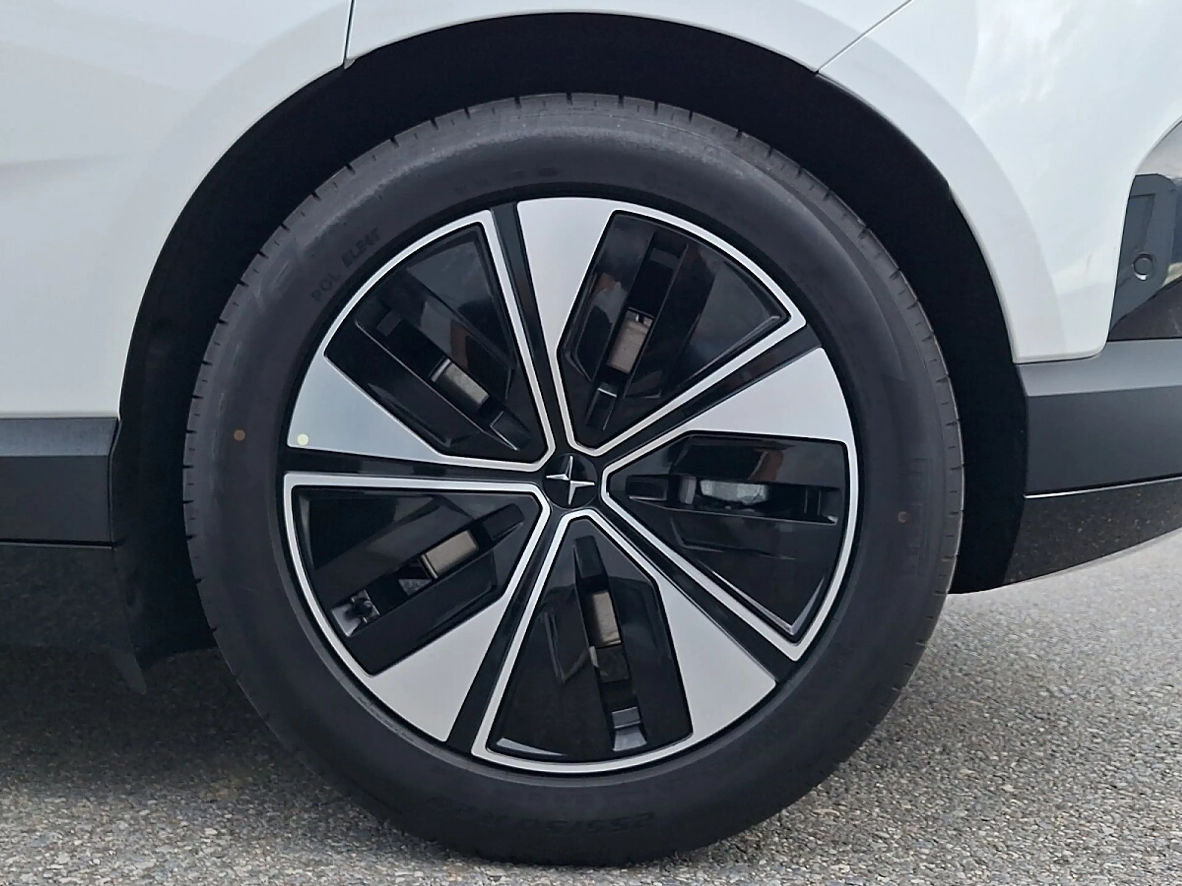 Polestar 4 Long Range 100kWh Single Motor Prime — photo 15