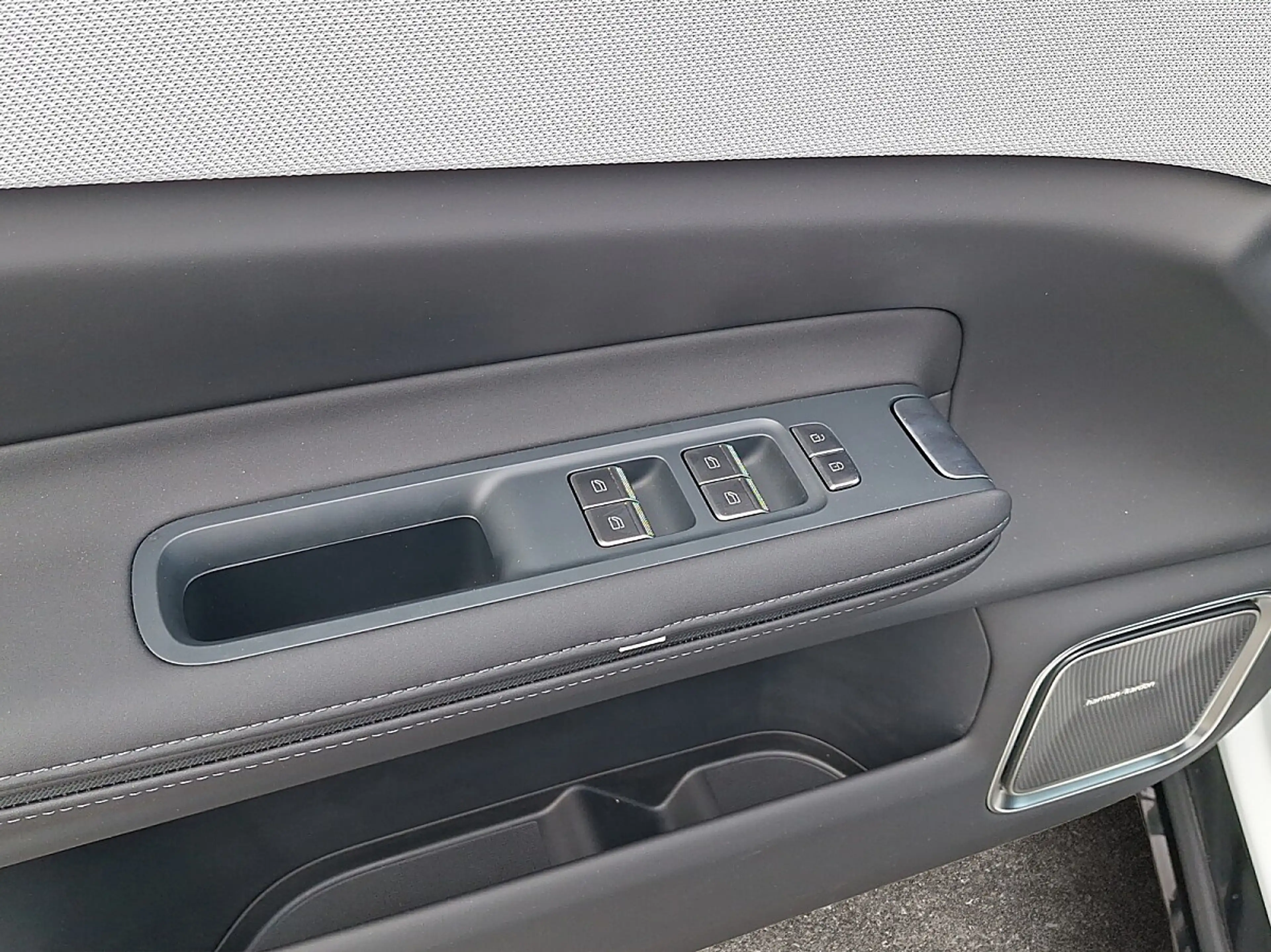 Polestar 4 Long Range 100kWh Single Motor Prime — photo 13