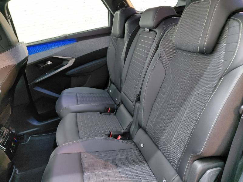 Peugeot 5008 3 1.2 HYBRID 145 e-DSC6 GT — photo 12