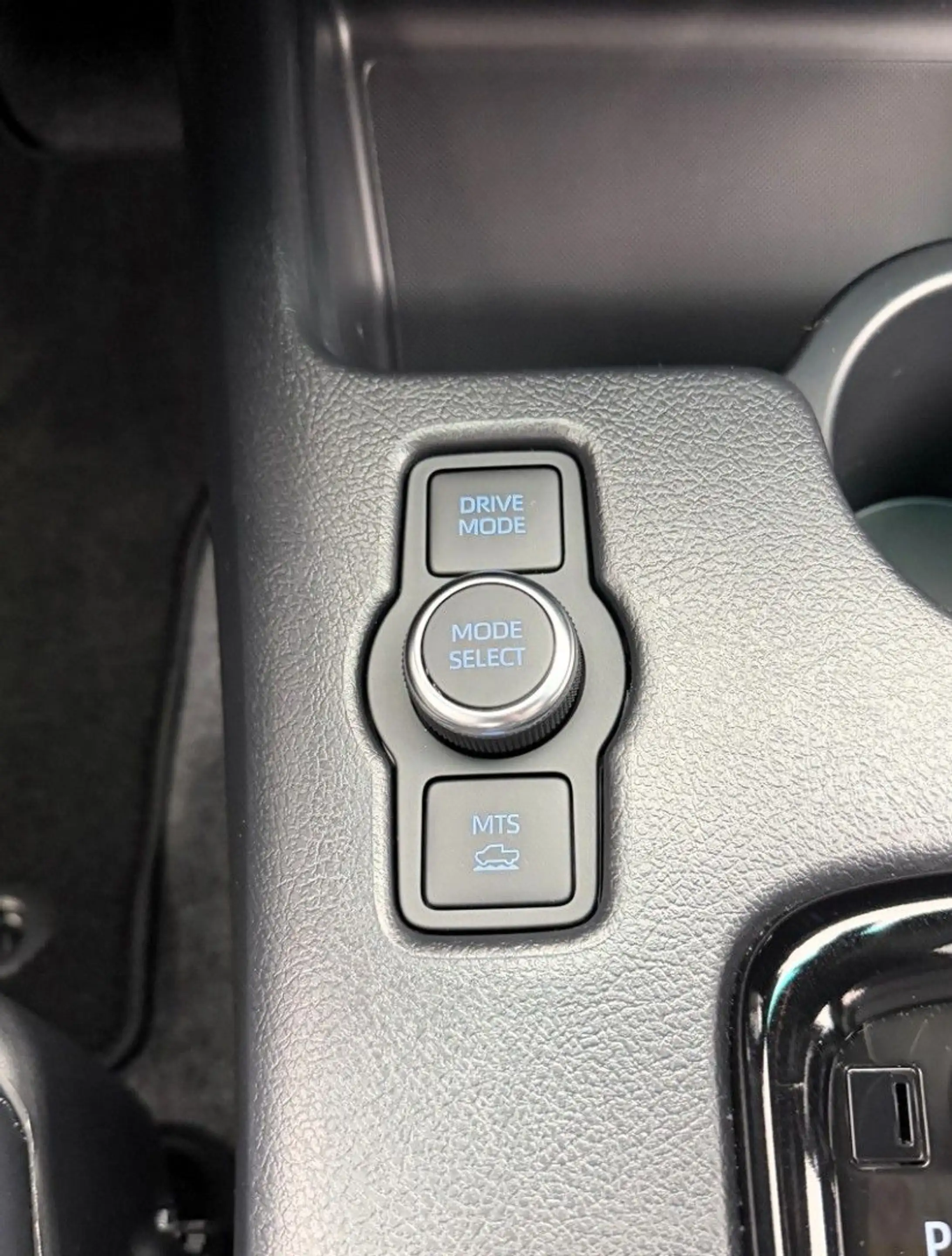 Toyota Hilux 2.8 D4-D Invincible °Mild HYBRID°AHK°Wanne — photo 15