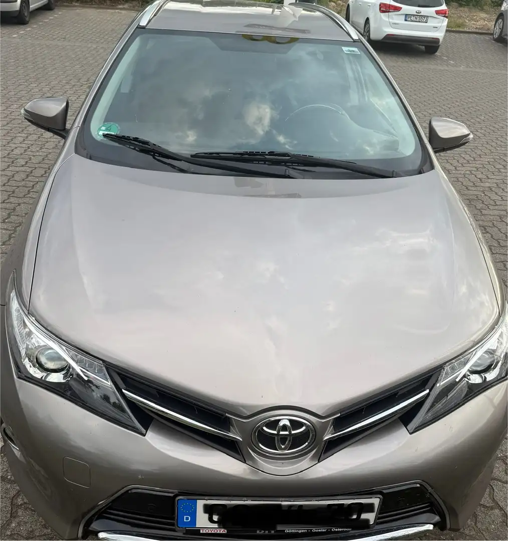 Toyota Auris 1.6 Valvematic Touring Sports Executive - 1