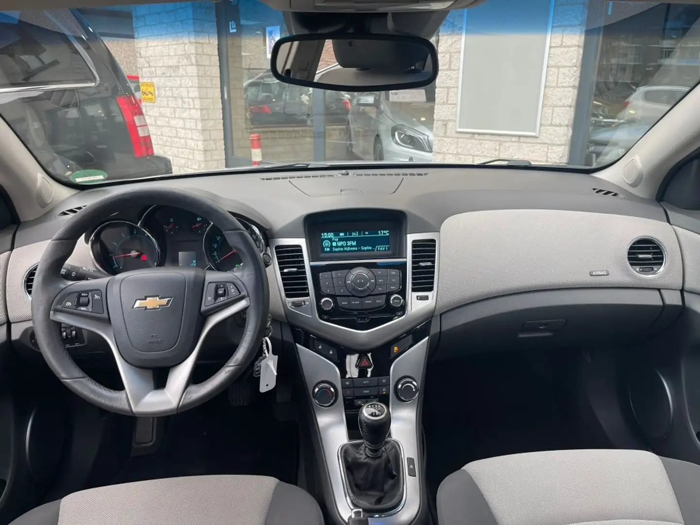 Chevrolet Cruze 1.8 LT Nieuwe apk Weinig KM Distributie VV Grijs - 2