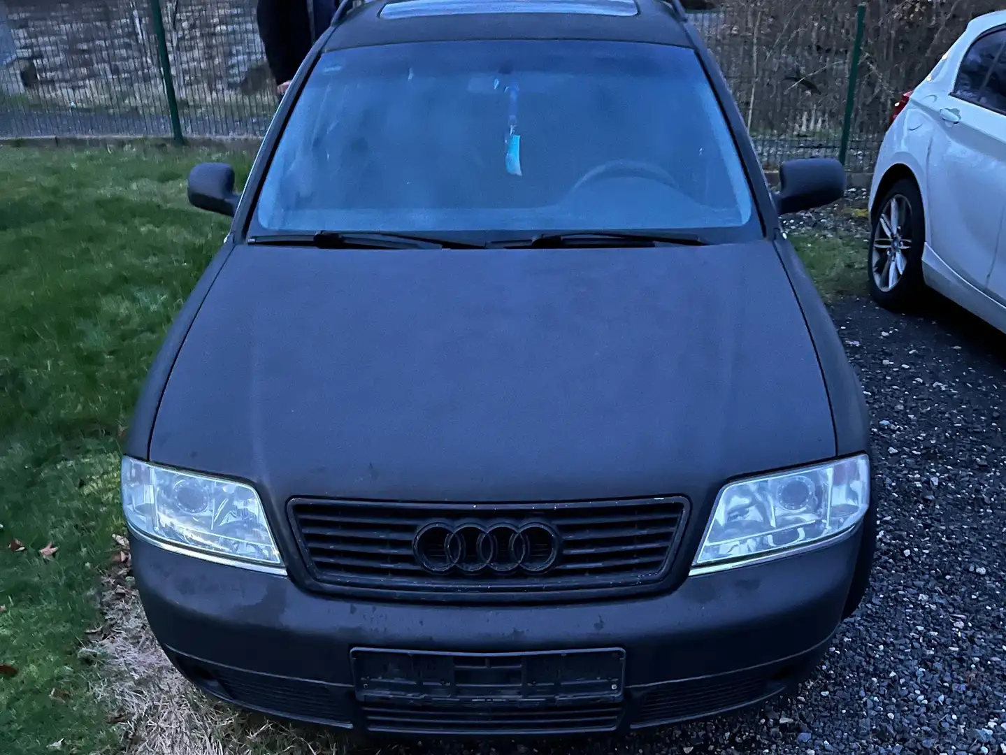 Audi A6 Avant 2.4 Fekete - 2