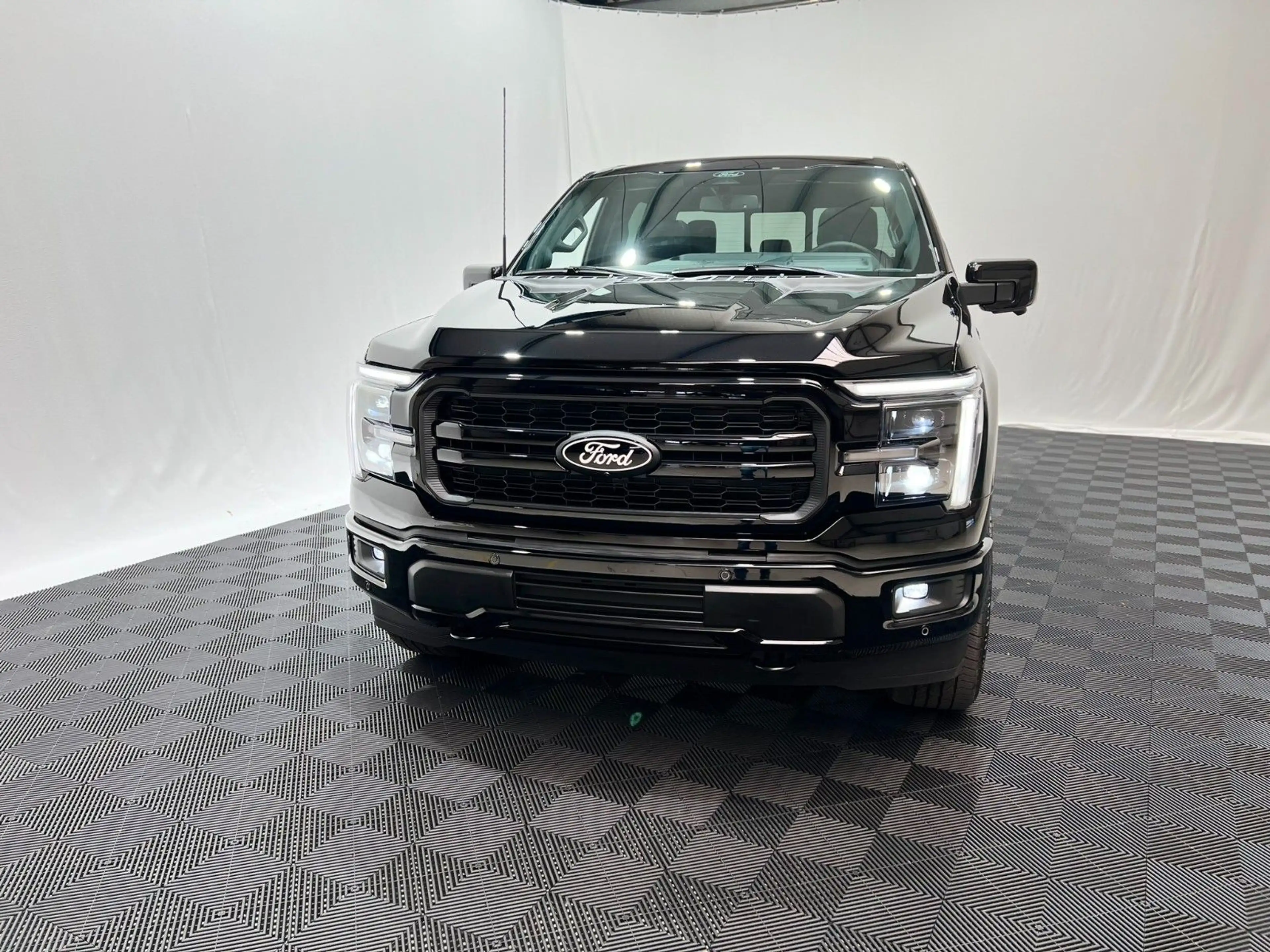 Ford F 150 F-150 Lariat 5.0L V8  5,5" Black Ed. MY25 — photo 2