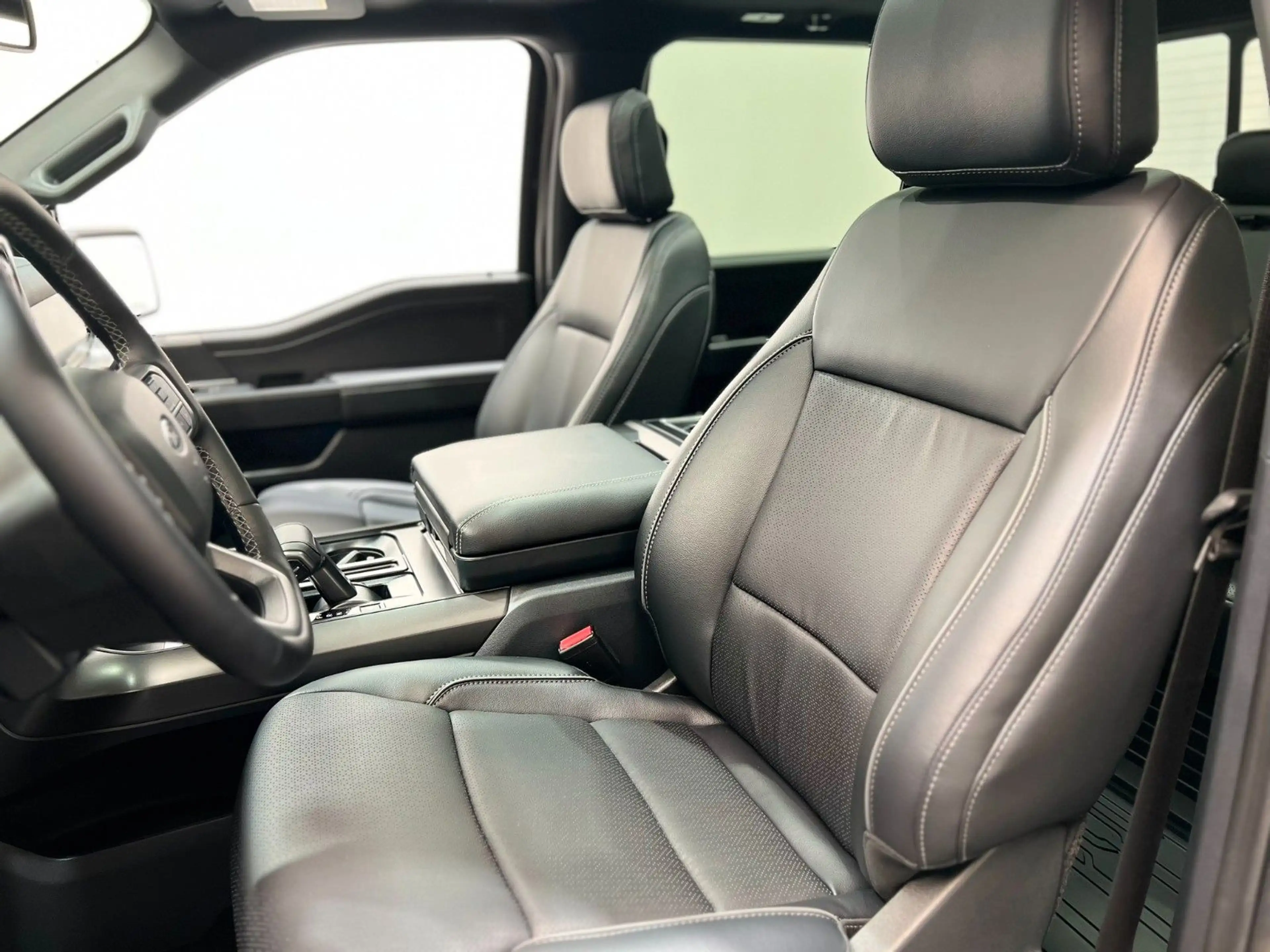Ford F 150 F-150 Lariat 5.0L V8  5,5" Black Ed. MY25 — photo 9
