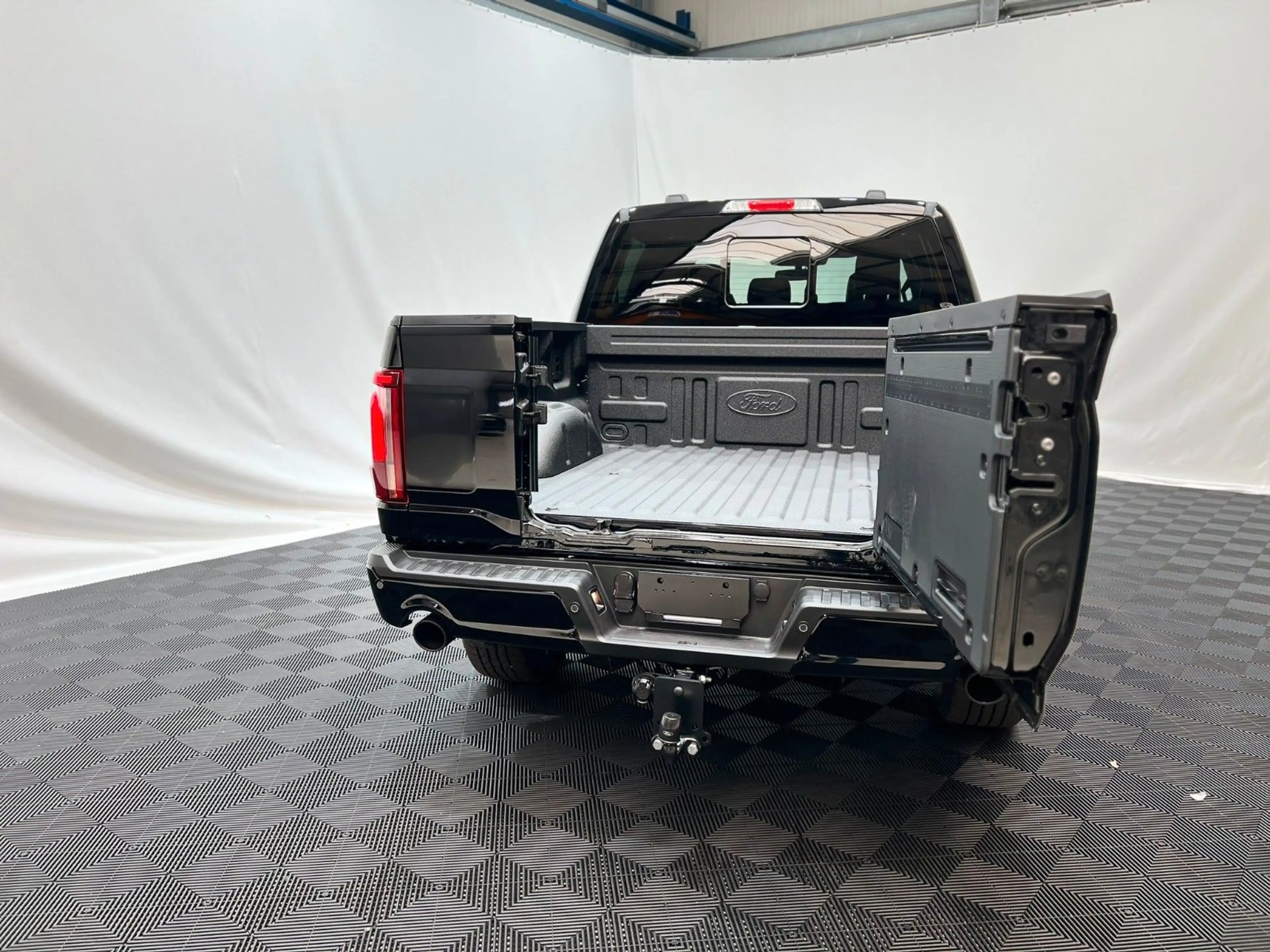 Ford F 150 F-150 Lariat 5.0L V8  5,5" Black Ed. MY25 — photo 7