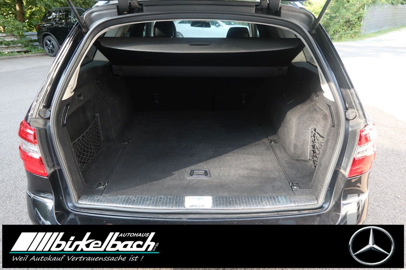 Mercedes-Benz E 200 T CGI BlueEfficiency — photo 11