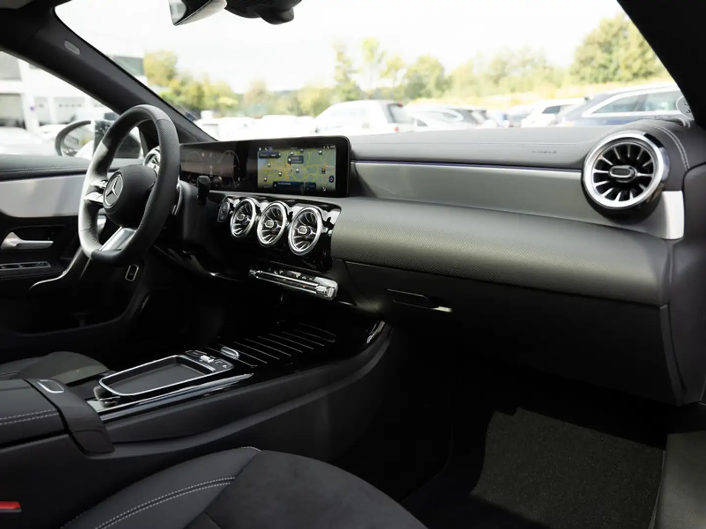 Mercedes-Benz CLA 220 d Coupé AMG-Sport/MLB/Pano/Night/Totw/19 Grau - 2