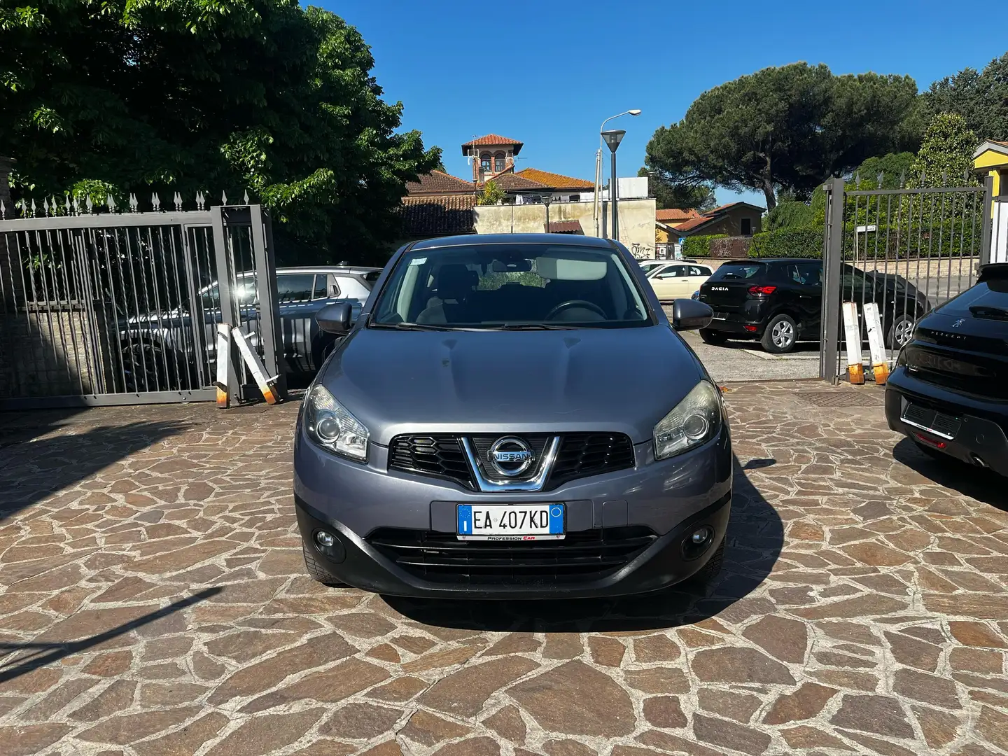 Nissan Qashqai Qashqai 2.0 dci Tekna dpf FL Zilver - 2