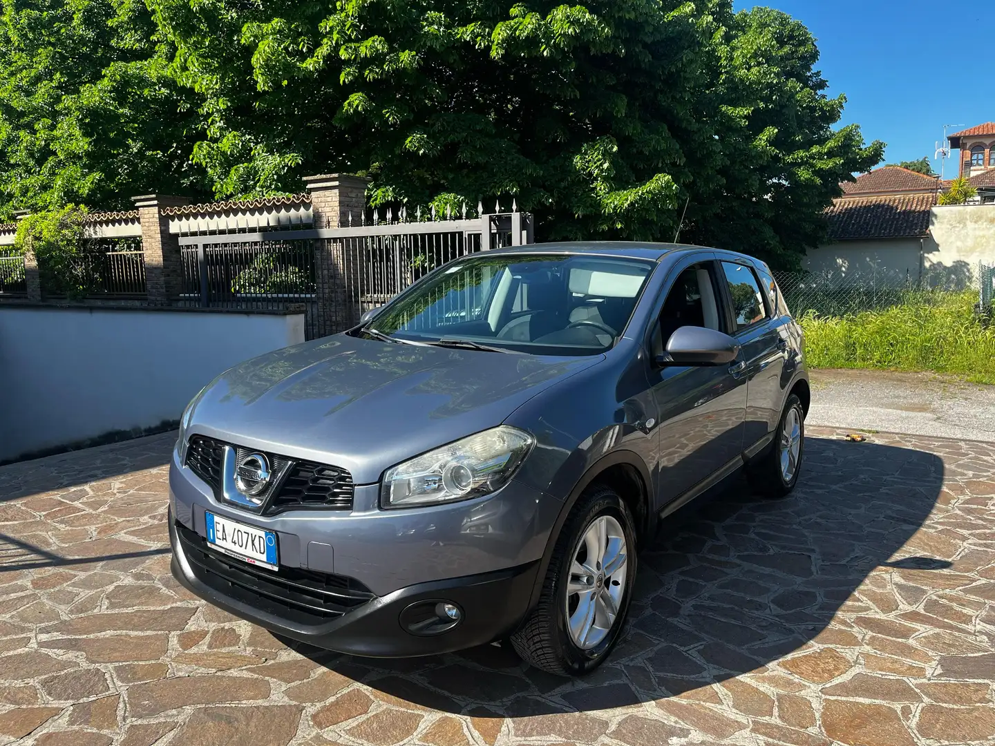Nissan Qashqai Qashqai 2.0 dci Tekna dpf FL Zilver - 1