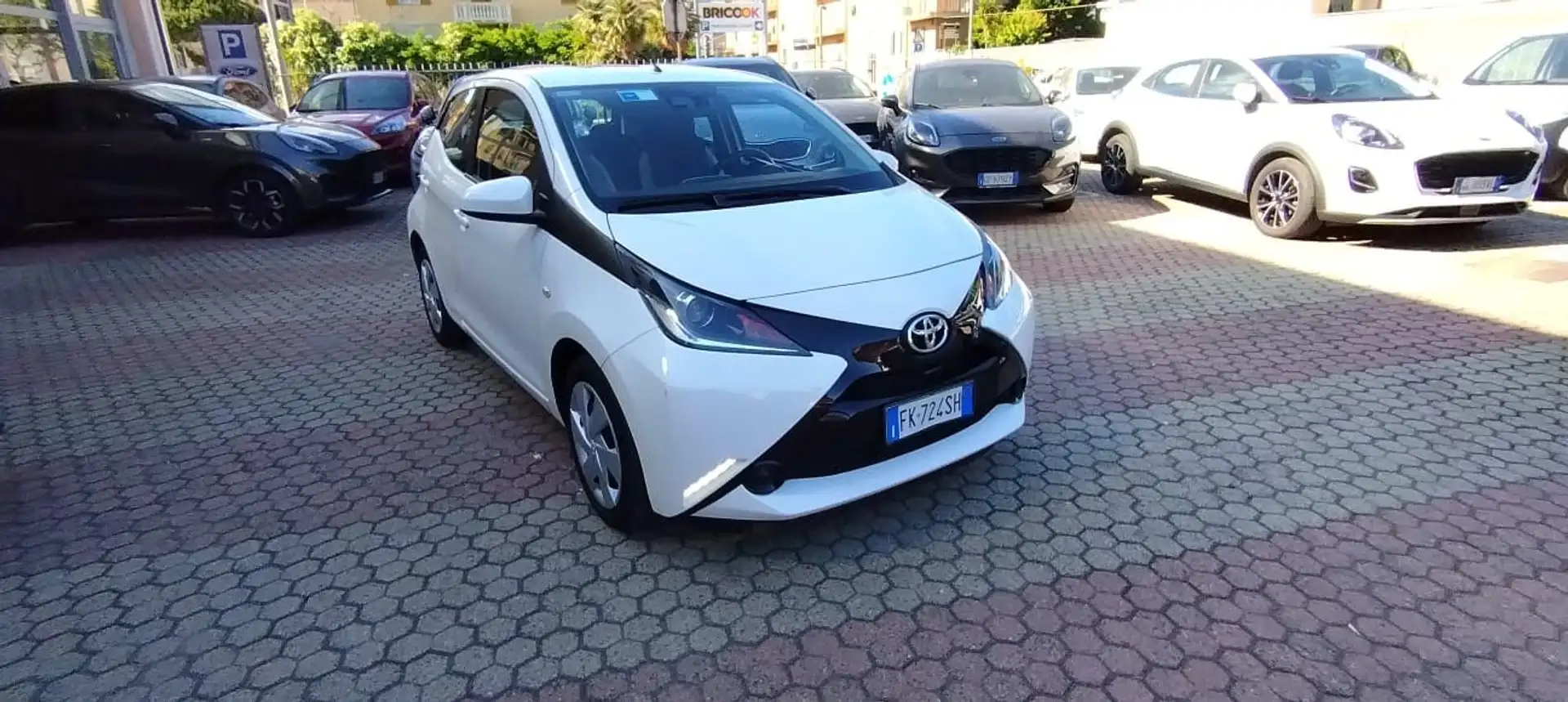 Toyota Aygo 1.0 VVT-i 69 CV 5 porte x-play TSS MMT Білий - 2