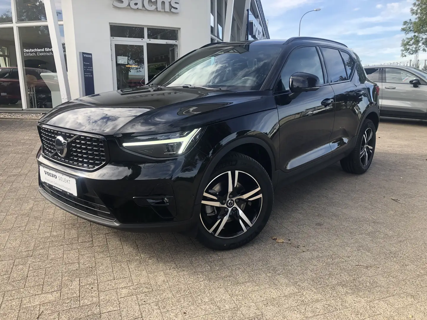 Volvo XC40 B3 Plus Dark Schwarz - 1