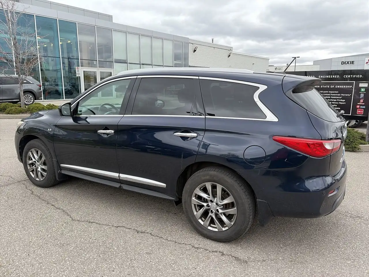 Infiniti QX60 снимка Infiniti QX60