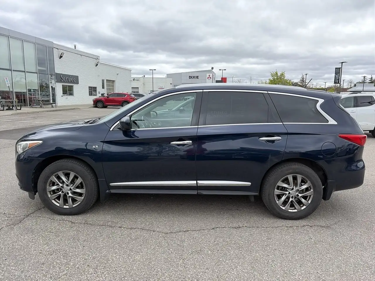 Infiniti QX60 снимка Infiniti QX60