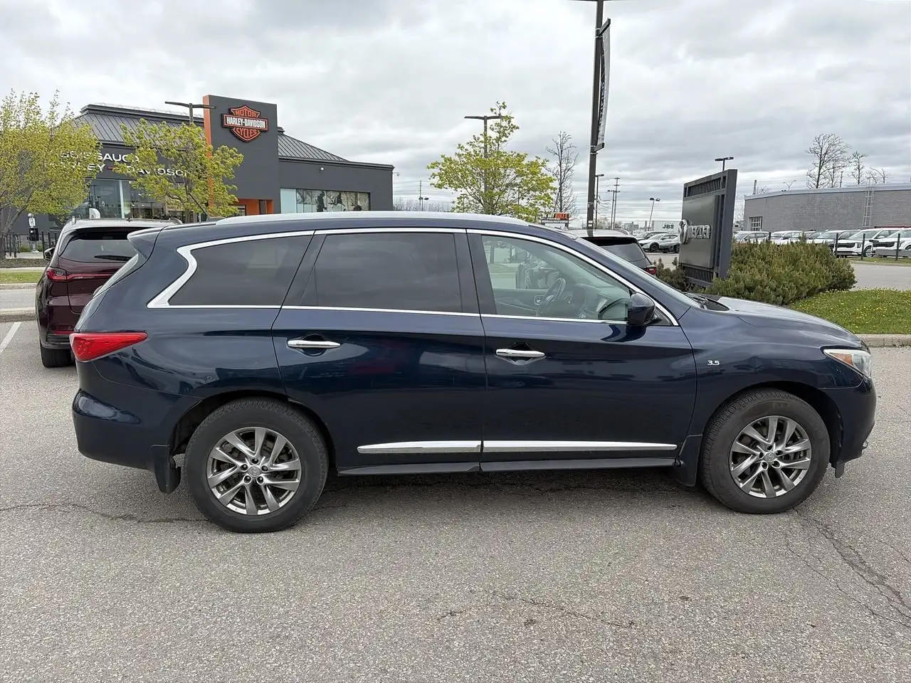 Infiniti QX60 снимка Infiniti QX60